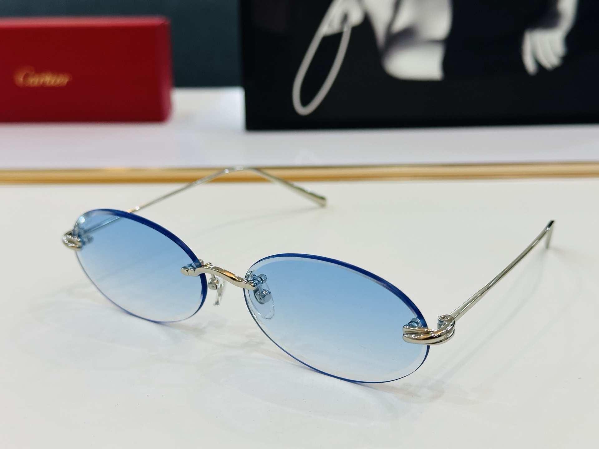Cartie* 卡家 CT0565S 太阳镜 Size：60口16-140 工艺精湛气质十足！X男女同款