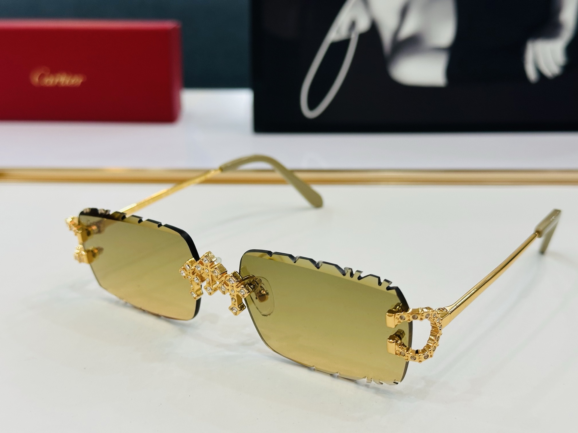 Cartie* 卡家 CT0678S 太阳镜 Size：57口17-142 工艺精湛气质十足！X男女同款