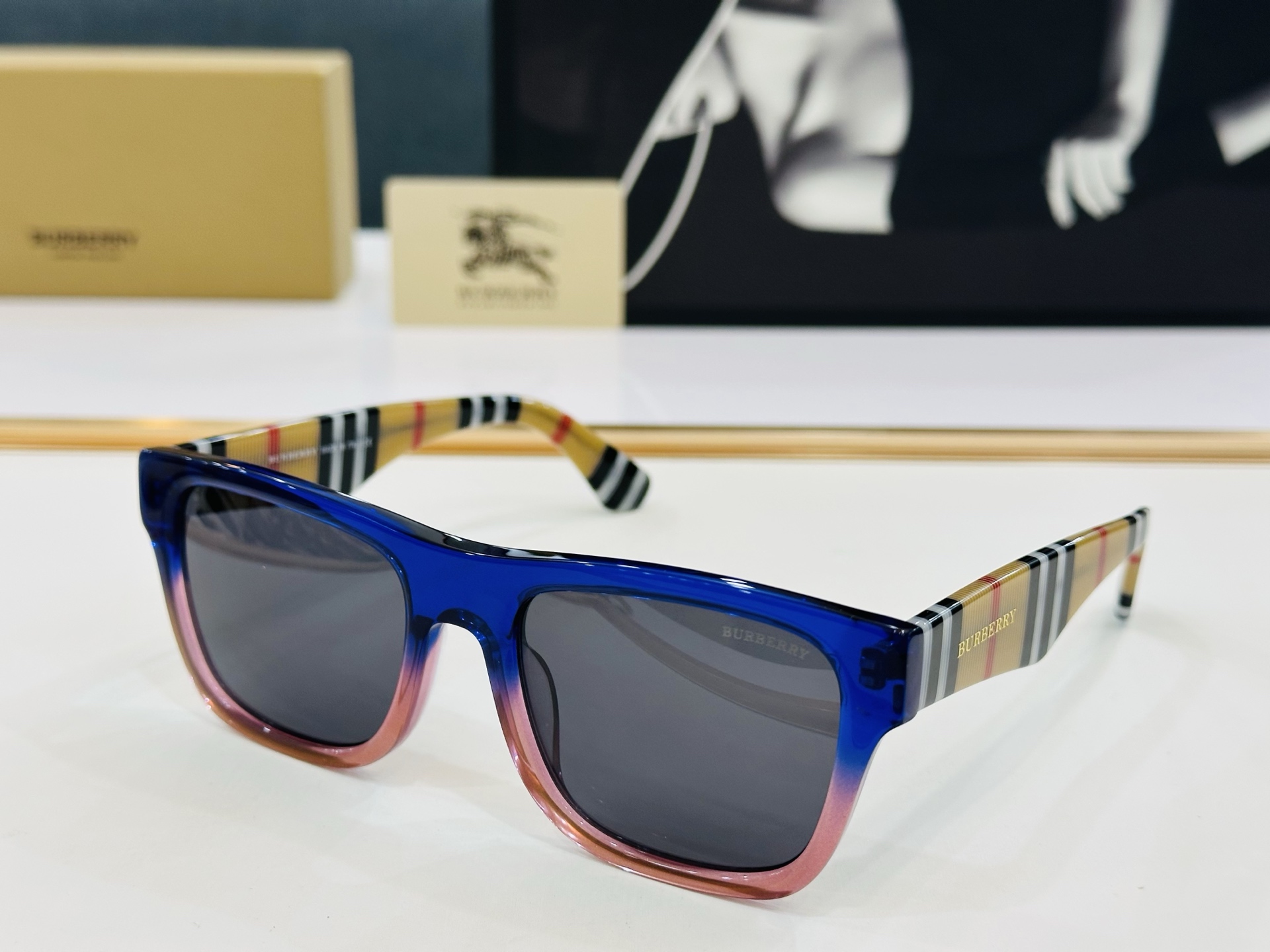 新款 BURBERR*🔻巴家 BE2411   百搭镜架Size：55口20-145 高品质 到货 🌲🌲