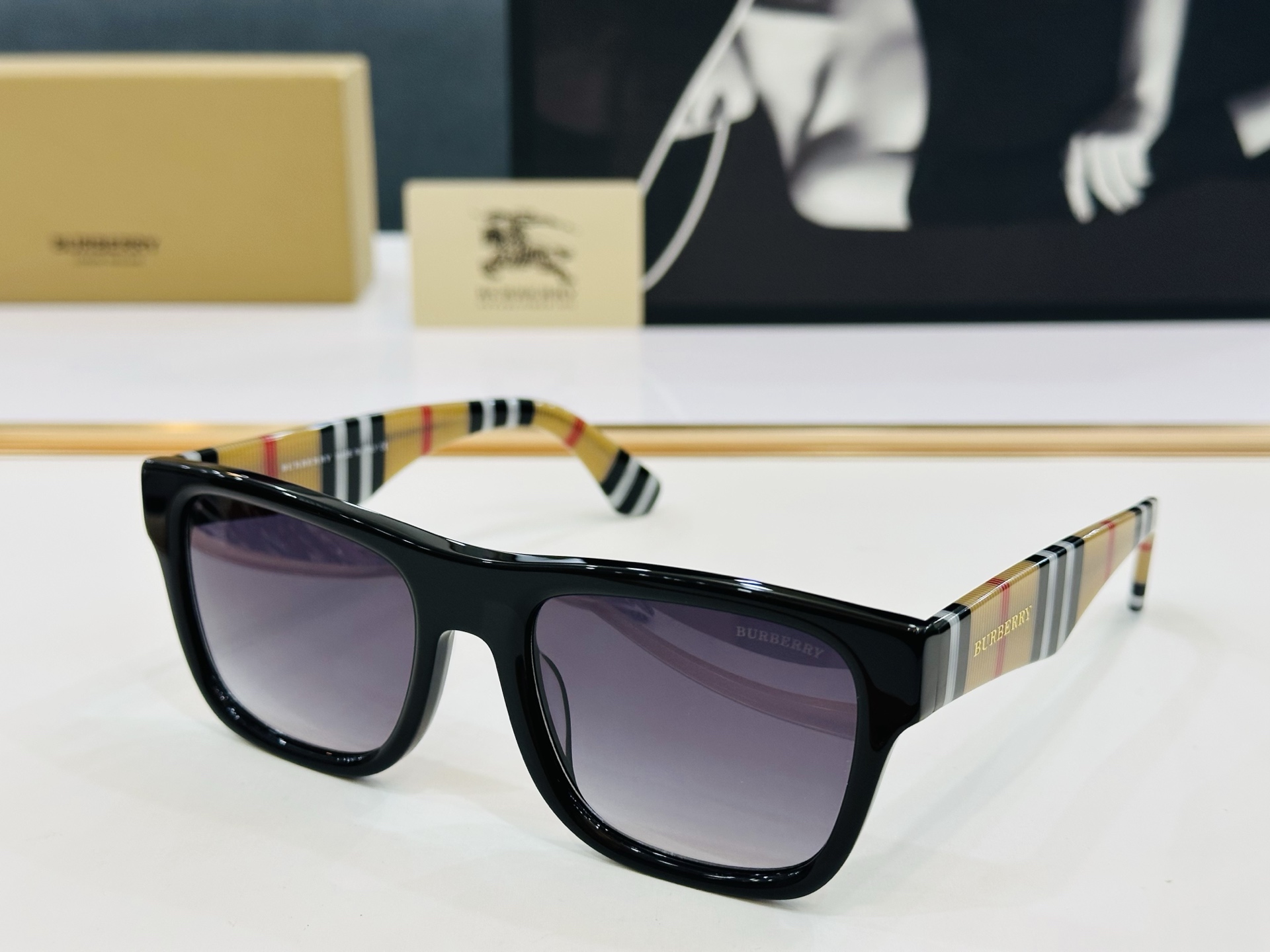 新款 BURBERR*🔻巴家 BE2411   百搭镜架Size：55口20-145 高品质 到货 🌲🌲