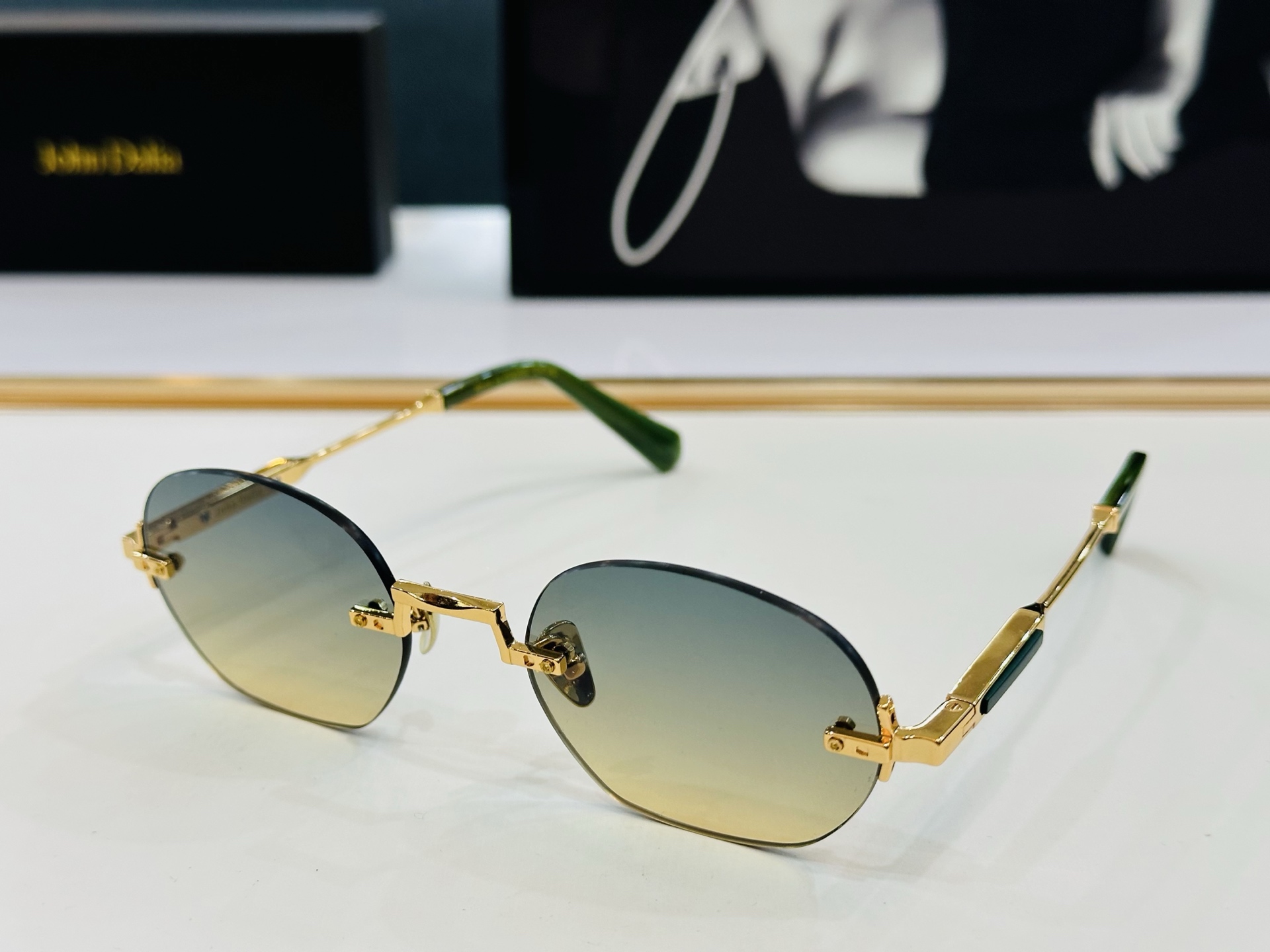 JACQUES MARIE C451 Size：53口20-145 日本手工眼镜 镜框採用上板材打造出 