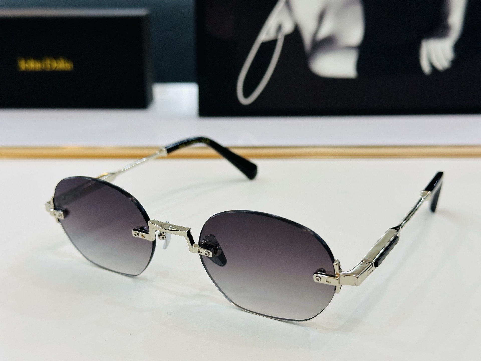 JACQUES MARIE C451 Size：53口20-145 日本手工眼镜 镜框採用上板材打造出 
