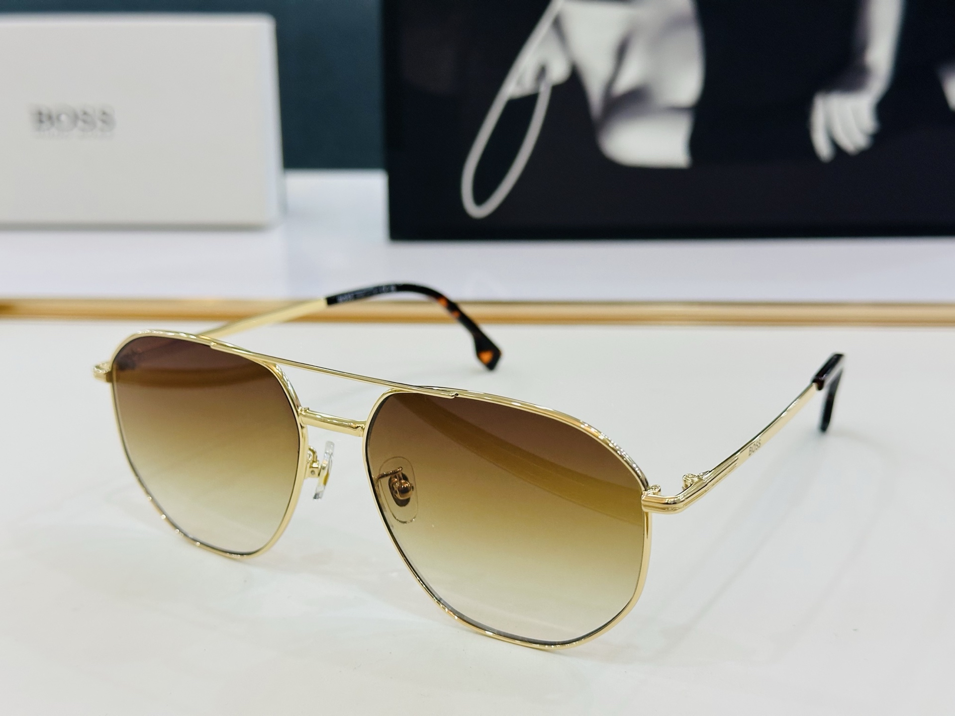 🆕 BOSS 1612/F Size：61口15-145 太阳眼镜 🕶🕶💋高品质 经典不过时框型 Z品质