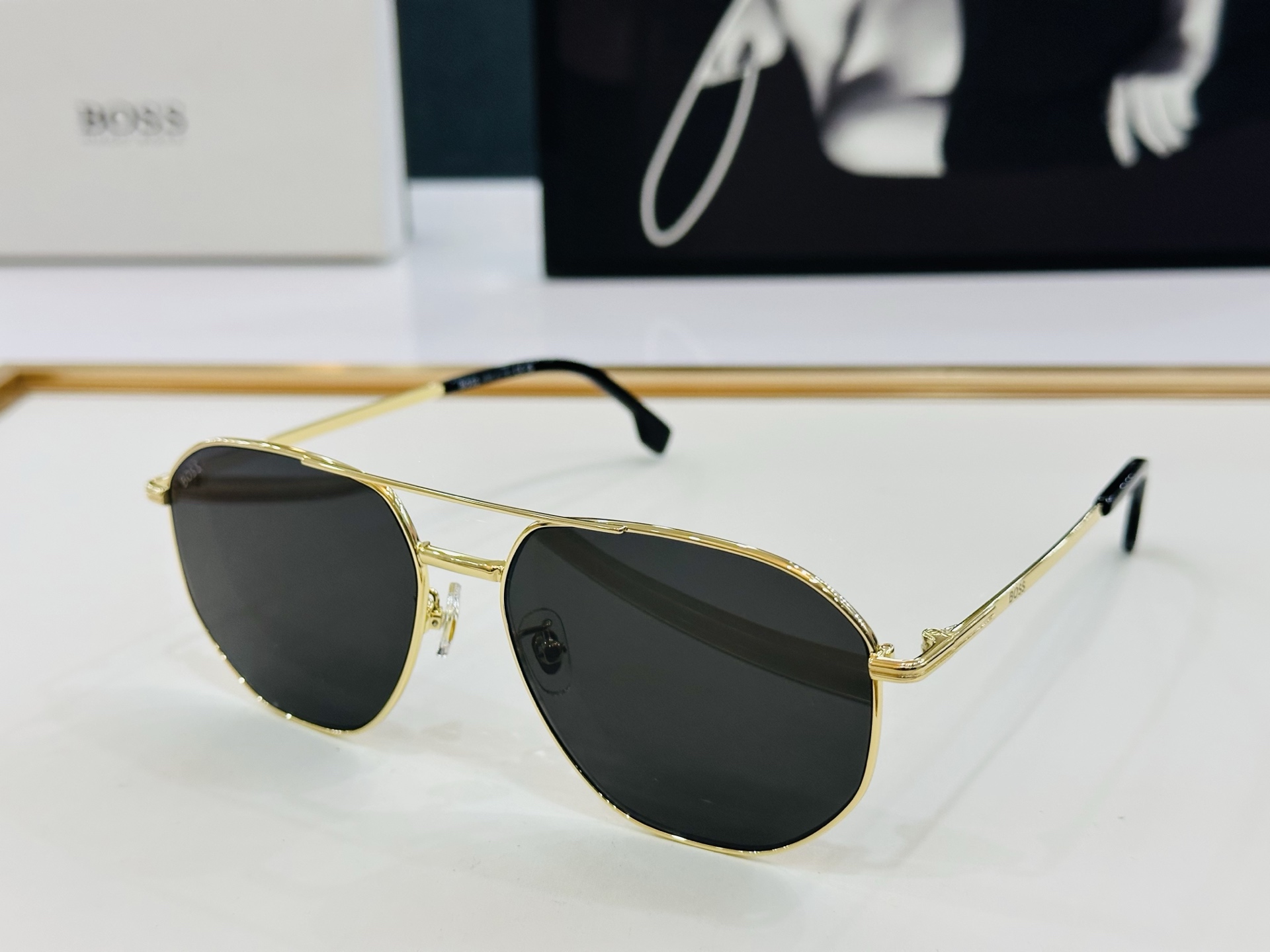 🆕 BOSS 1612/F Size：61口15-145 太阳眼镜 🕶🕶💋高品质 经典不过时框型 Z品质