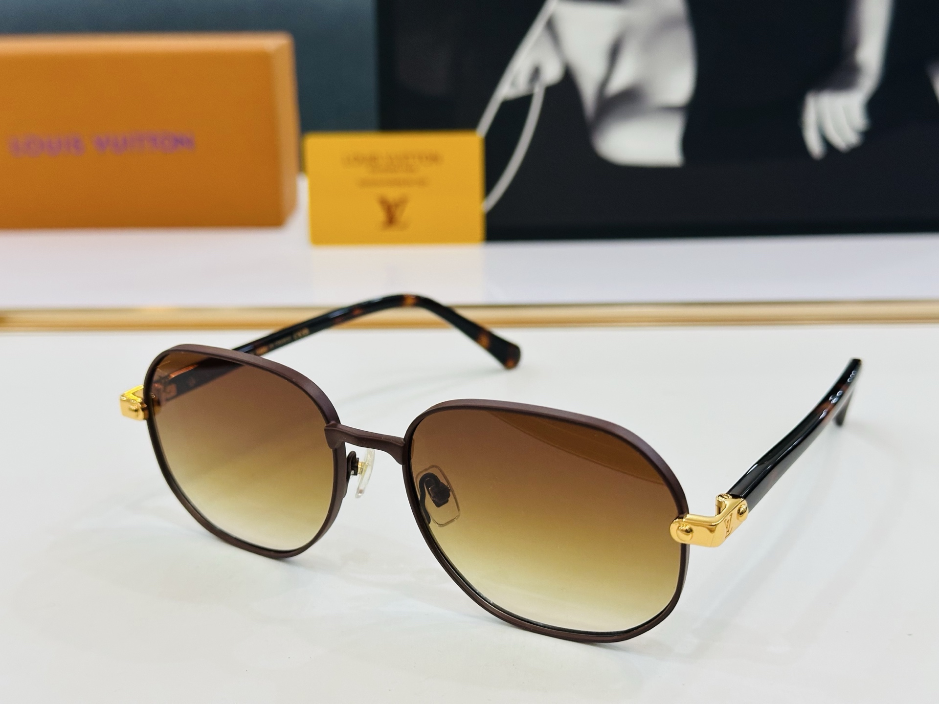 路易家 🎩Z2046U Size：57口17-145 充满活力的 展现独特个性🌟展现大气的你 b高品质 