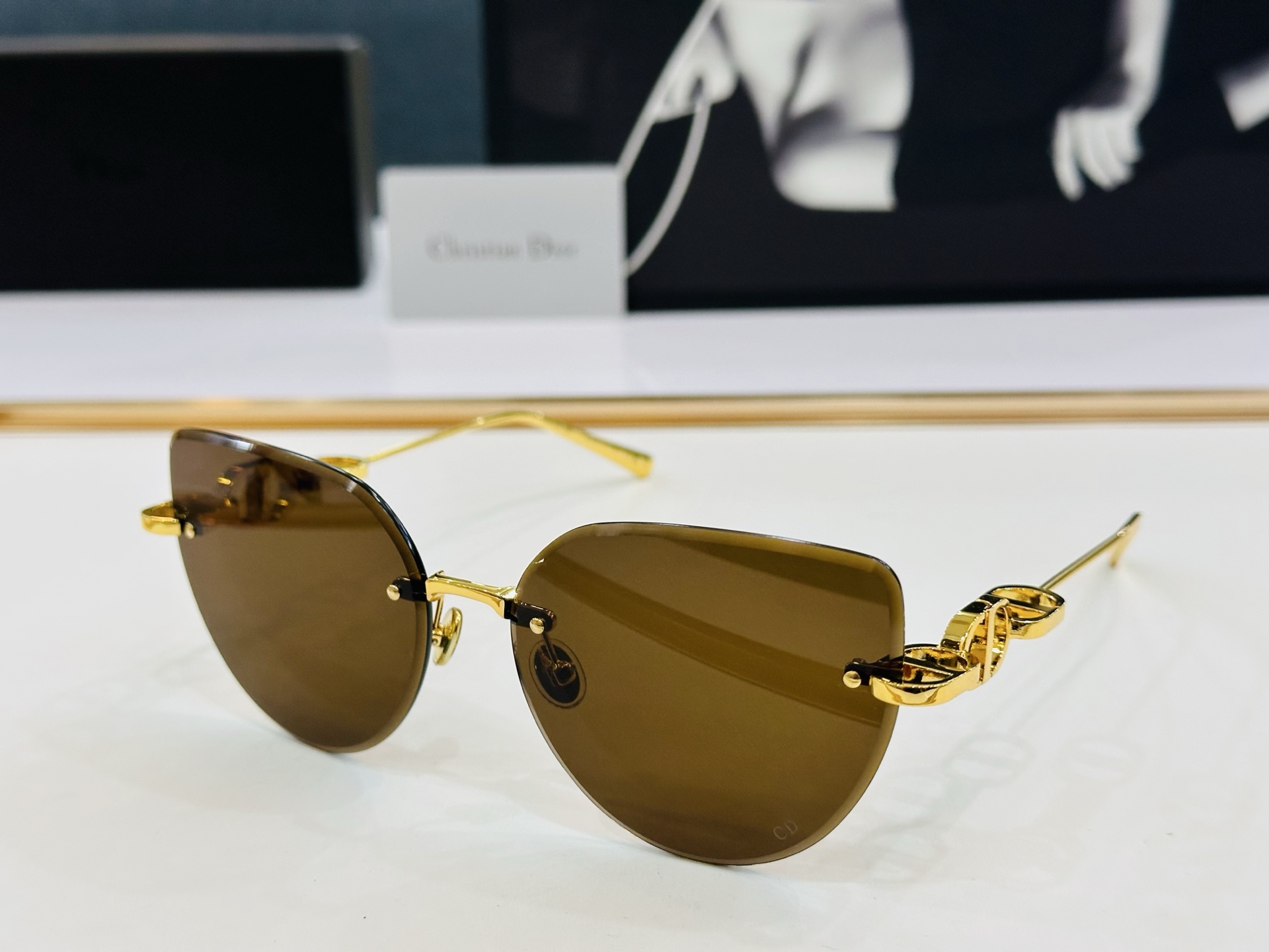 🔻🔻🔻DIO* DSGTA48UCR 迪家 Size：61口17-130 😎🔆🔥🔥搭配镜腿精致配饰 b官