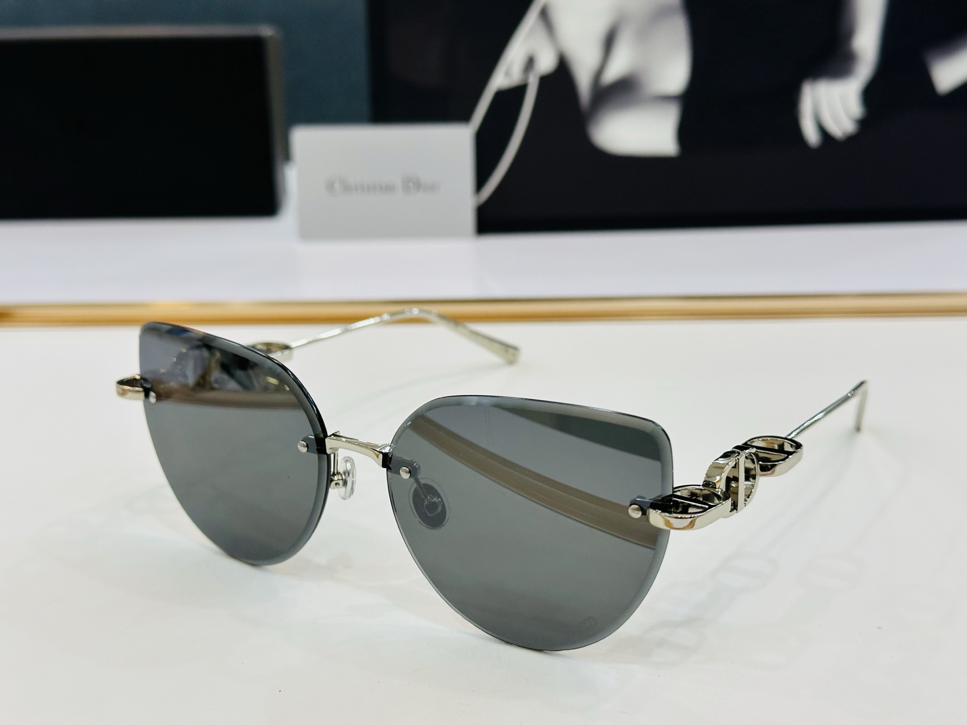 🔻🔻🔻DIO* DSGTA48UCR 迪家 Size：61口17-130 😎🔆🔥🔥搭配镜腿精致配饰 b官