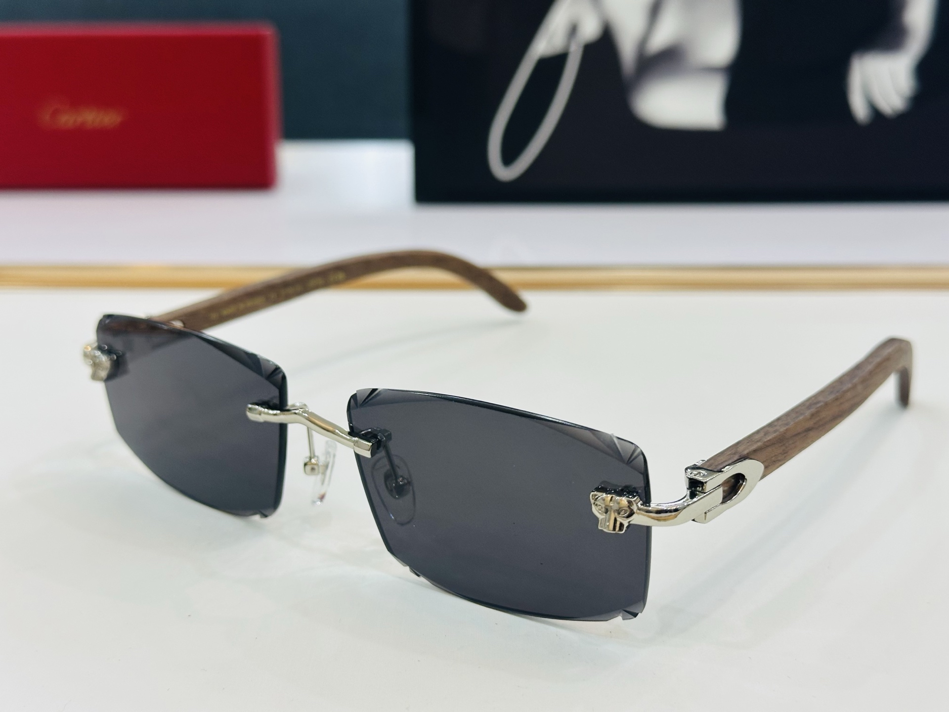 🆕 原版Cartie* 卡家 官网经典款 太阳镜 CT0612 Size：57口18-143 电镀工艺精