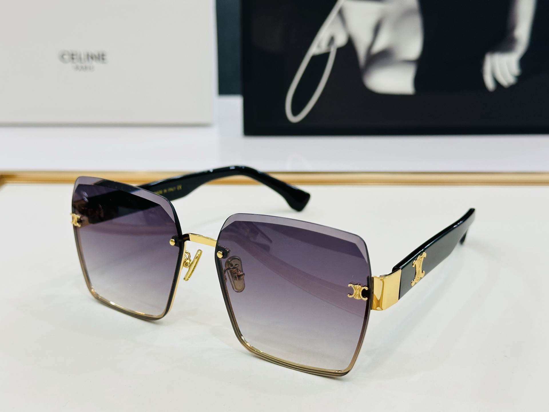 NO:246366,CELINE CL40237 Size62 18-140 The style that has always been sold, European and American style, good gloss, strong texture, excellent q craftsmanship, glasses, sunglasses, sunglasses, glasses, christian louboutin, celine, celine19860909CELINE】赛琳 CL40237 Size62口18-140 一直热销的款式,欧美风 光泽度好 质感强 q工艺超赞 眼镜墨镜太阳镜,眼镜,christian louboutin,celine,celine,glasses