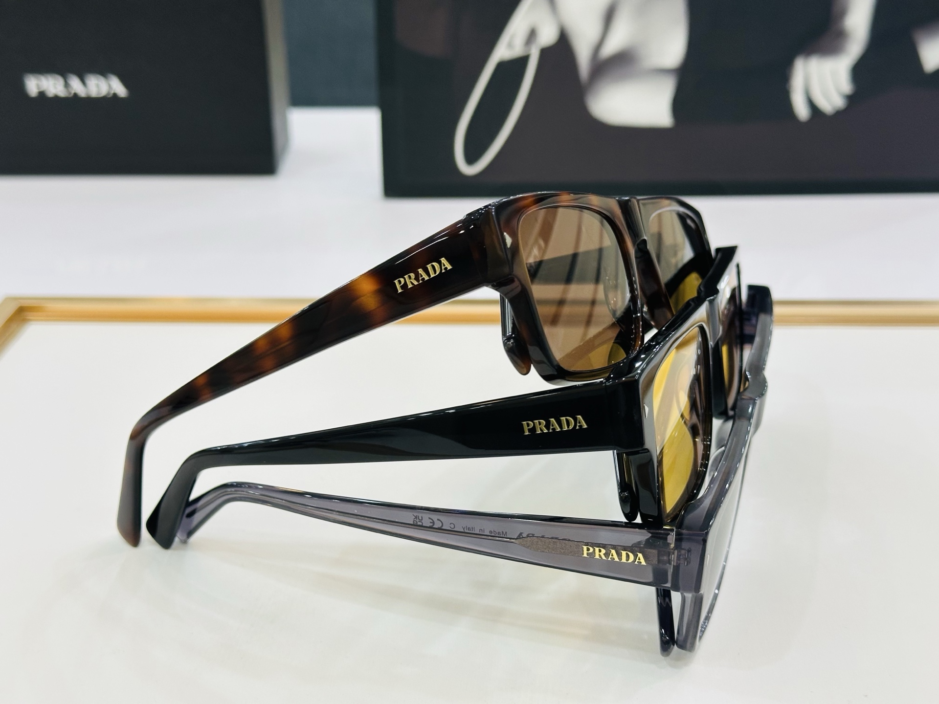 🔺PRAD*🔻普家 PRA10S Size：57口19-150 眼镜系列堪称精湛制作 彰显独特个 L最新