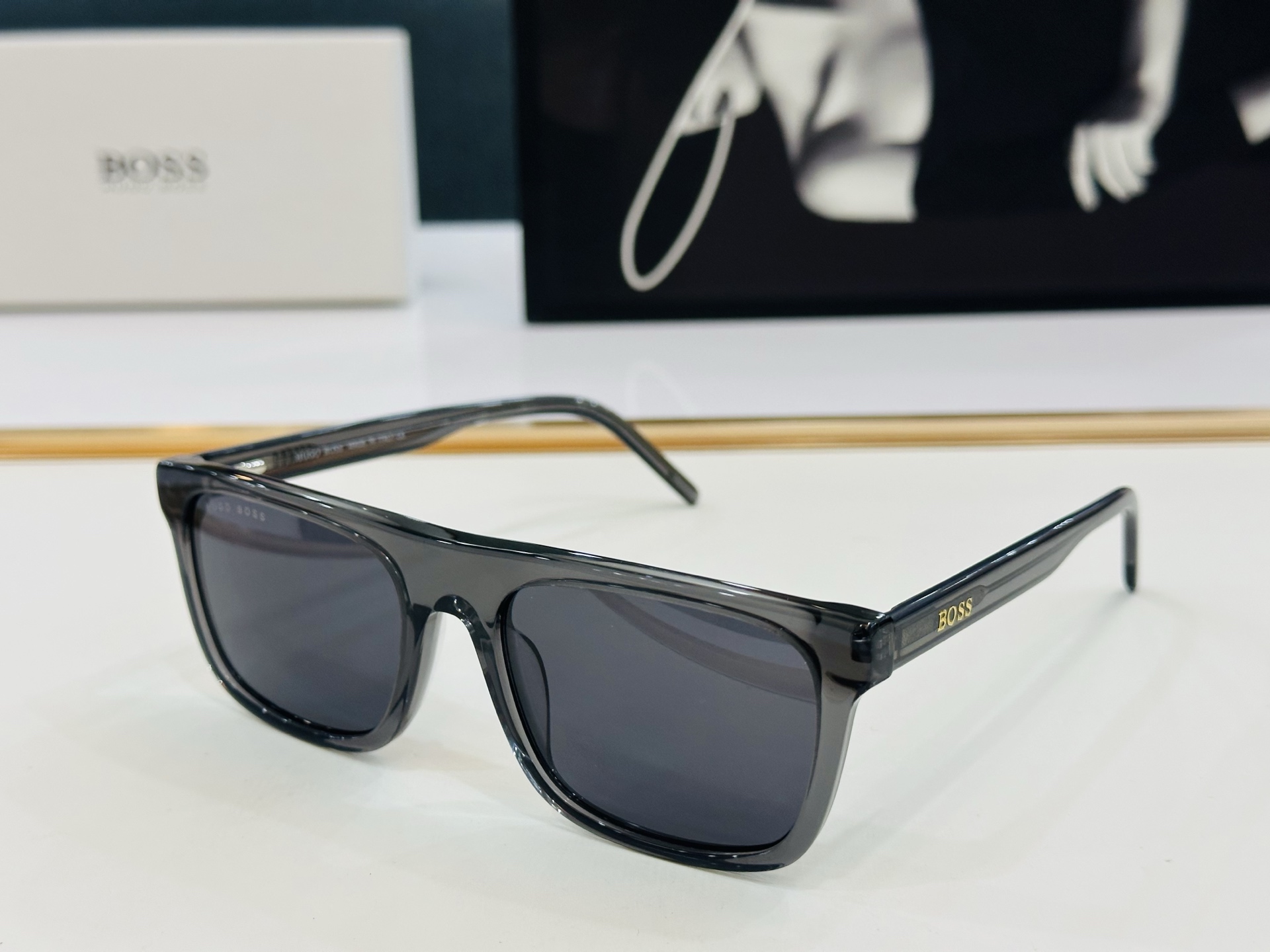 🆕 BOSS HG1297  Size：55口19-145 🕶🕶💋💋👣👣  高品质 不挑脸 🍁经典不过时