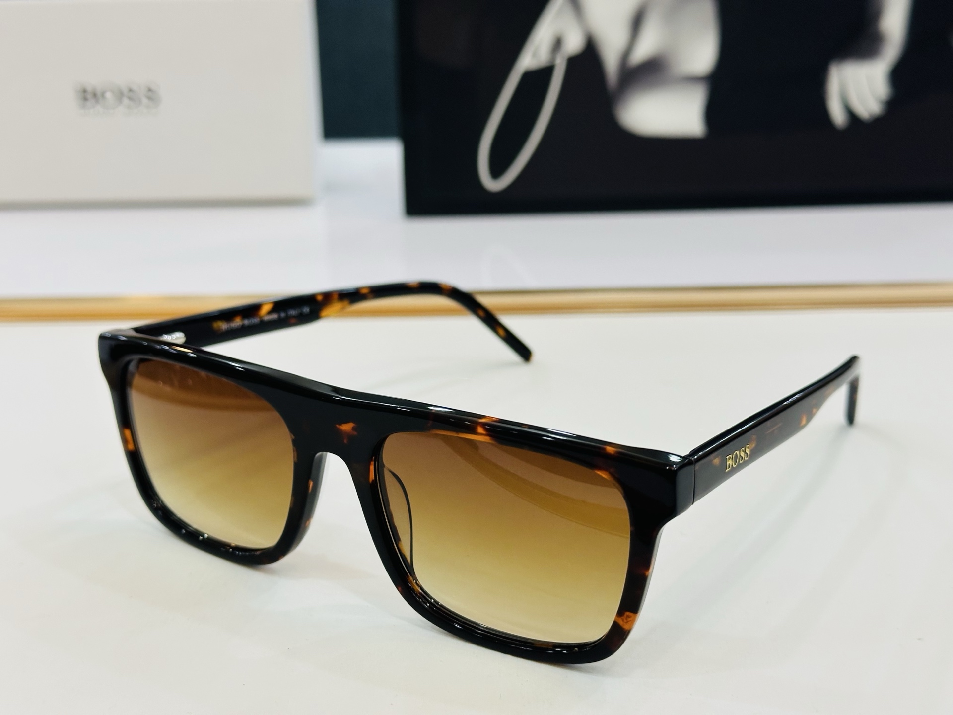 🆕 BOSS HG1297  Size：55口19-145 🕶🕶💋💋👣👣  高品质 不挑脸 🍁经典不过时