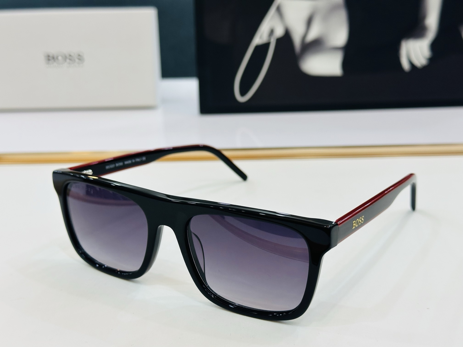 🆕 BOSS HG1297  Size：55口19-145 🕶🕶💋💋👣👣  高品质 不挑脸 🍁经典不过时