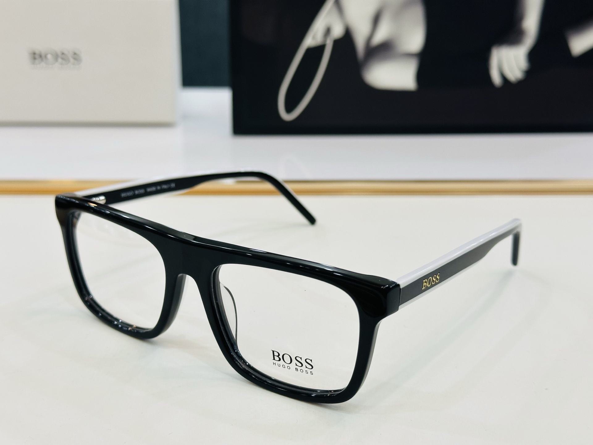 🆕 BOSS HG1297  Size：55口19-145 🕶🕶💋💋👣👣  高品质 不挑脸 🍁经典不过时