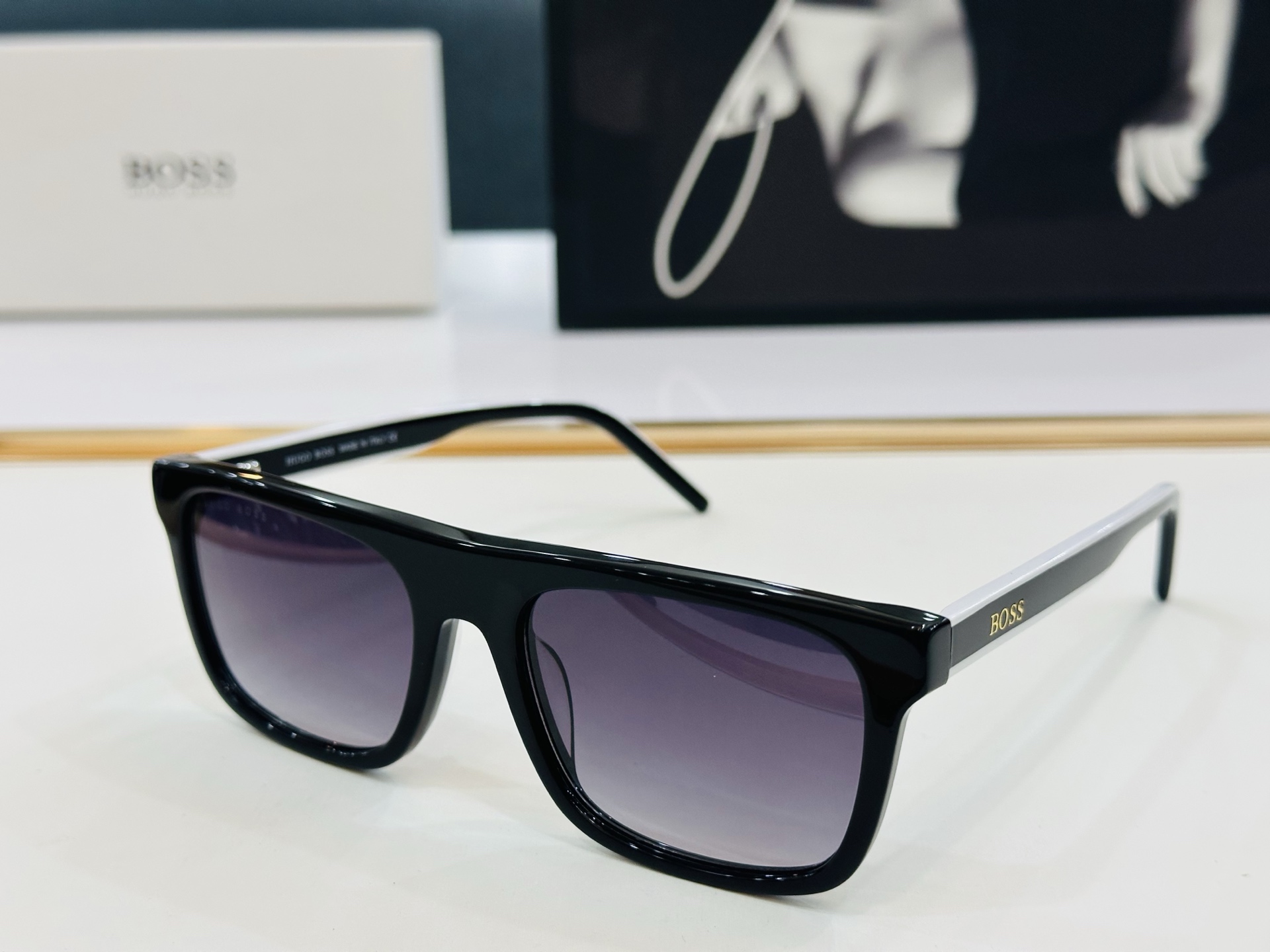 🆕 BOSS HG1297  Size：55口19-145 🕶🕶💋💋👣👣  高品质 不挑脸 🍁经典不过时