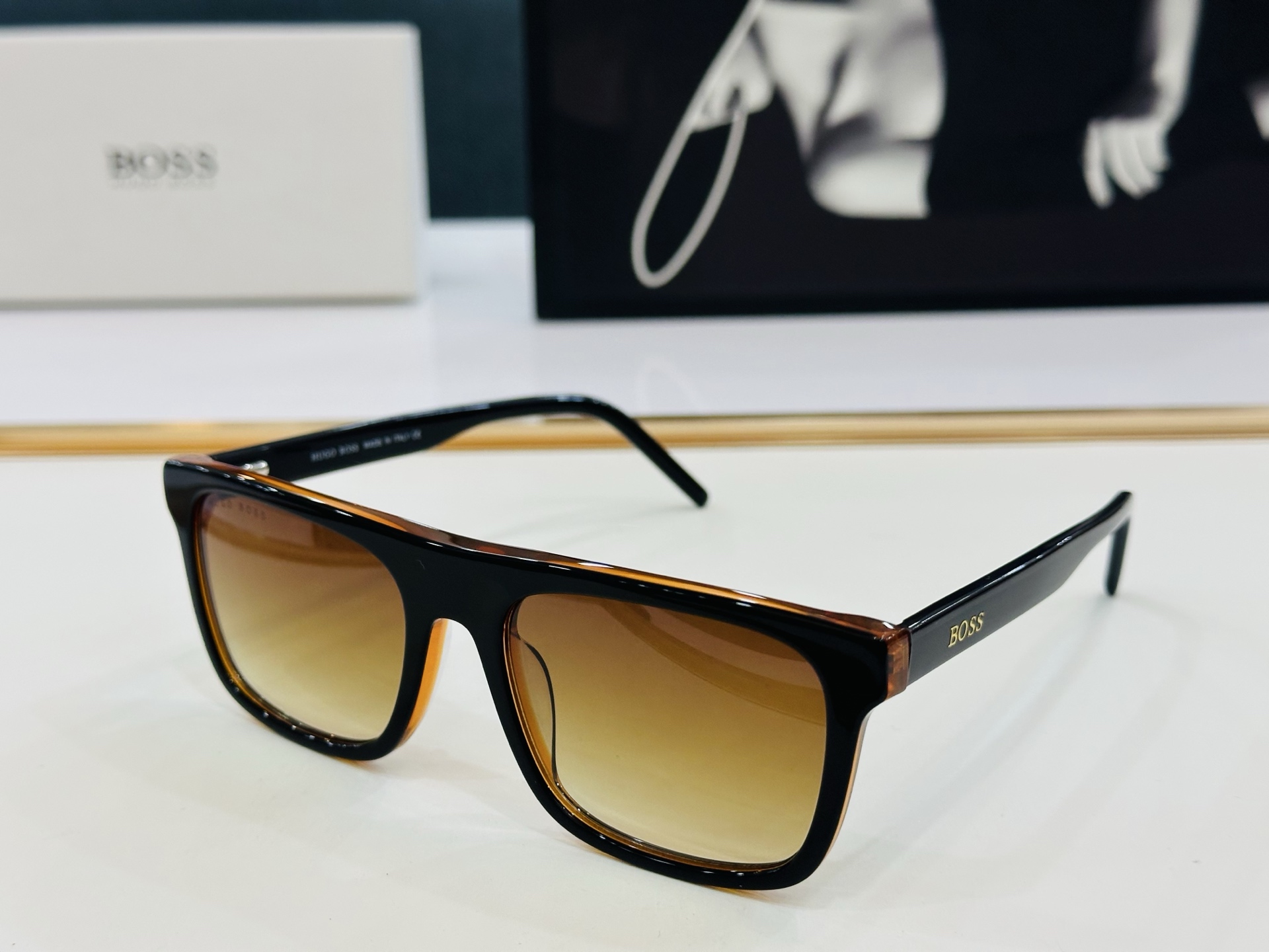 🆕 BOSS HG1297  Size：55口19-145 🕶🕶💋💋👣👣  高品质 不挑脸 🍁经典不过时