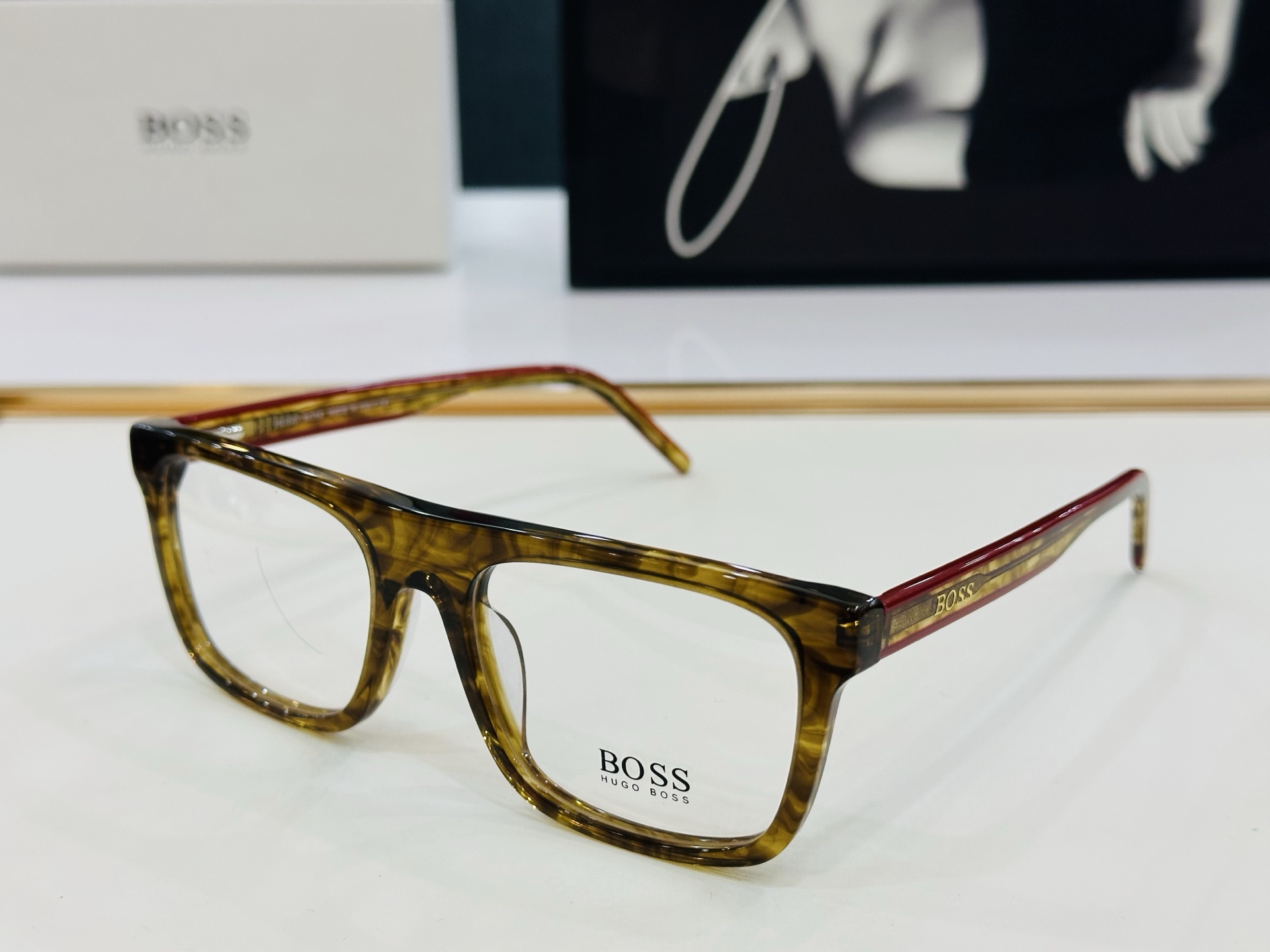 🆕 BOSS HG1297  Size：55口19-145 🕶🕶💋💋👣👣  高品质 不挑脸 🍁经典不过时