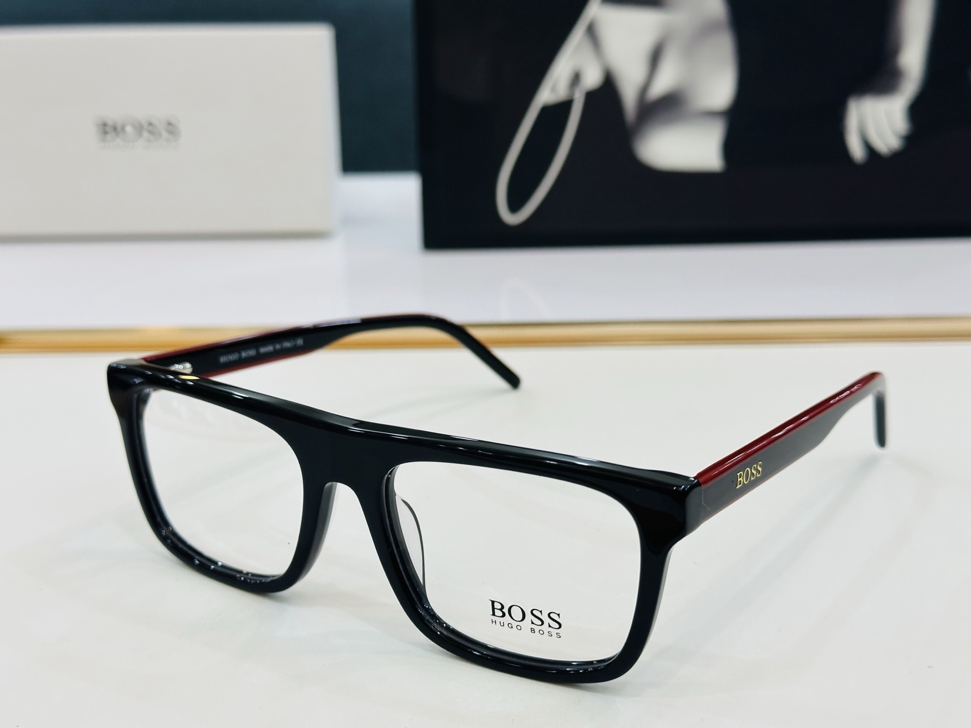 🆕 BOSS HG1297  Size：55口19-145 🕶🕶💋💋👣👣  高品质 不挑脸 🍁经典不过时