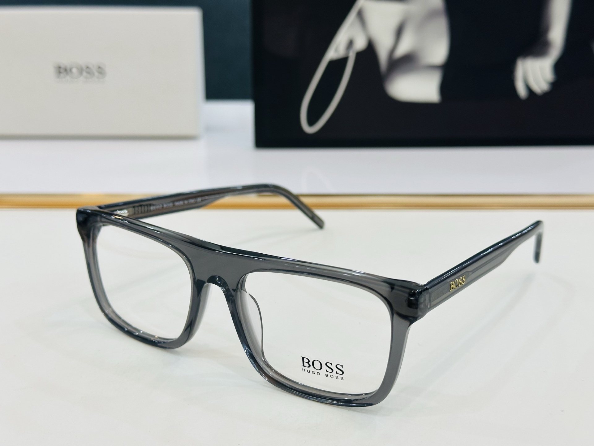 🆕 BOSS HG1297  Size：55口19-145 🕶🕶💋💋👣👣  高品质 不挑脸 🍁经典不过时