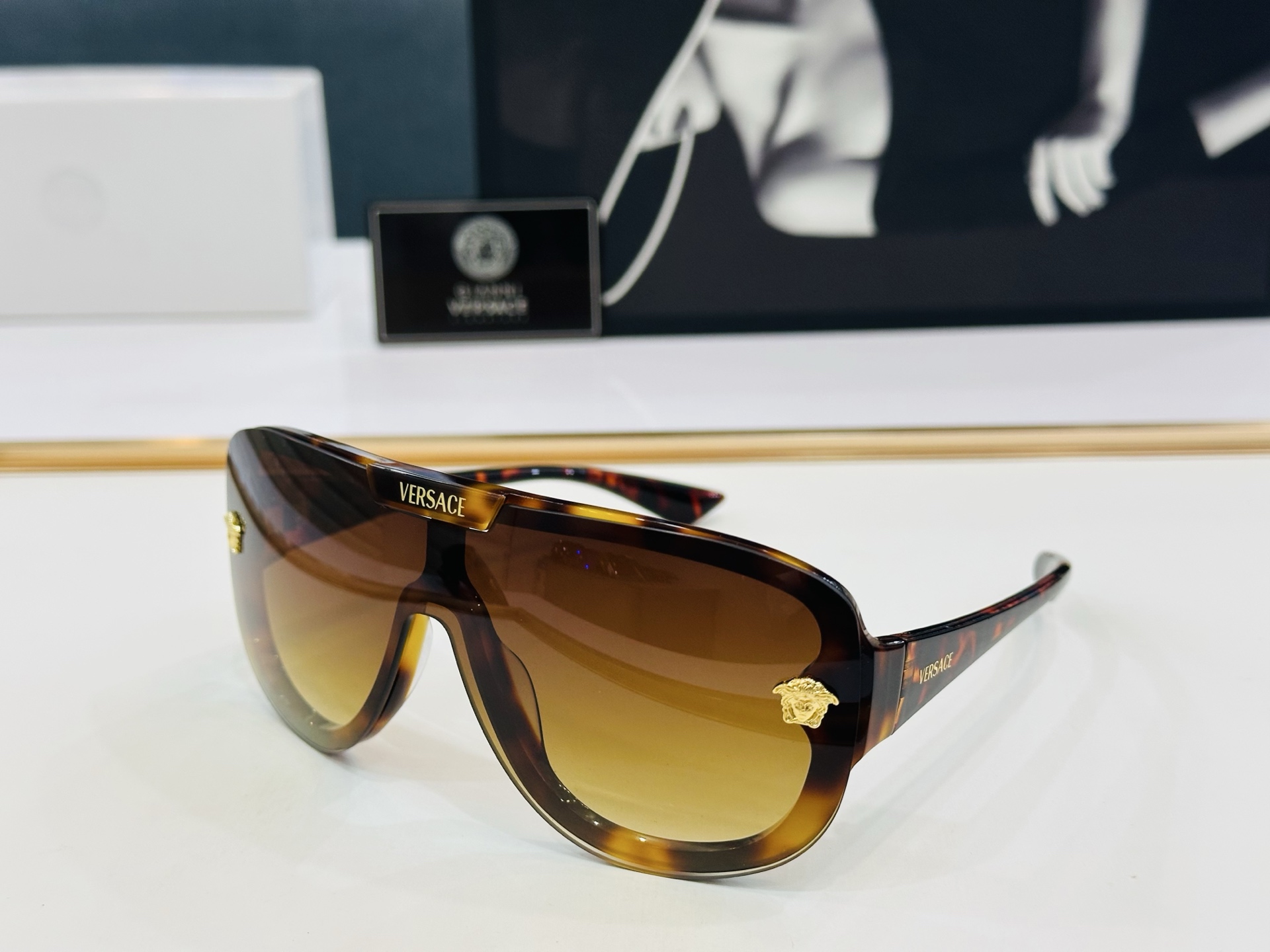 ❤️❤️范思家 VERSACE✨✨✨MODEL：VE6561 Size：147口0-125 ✨b有范 