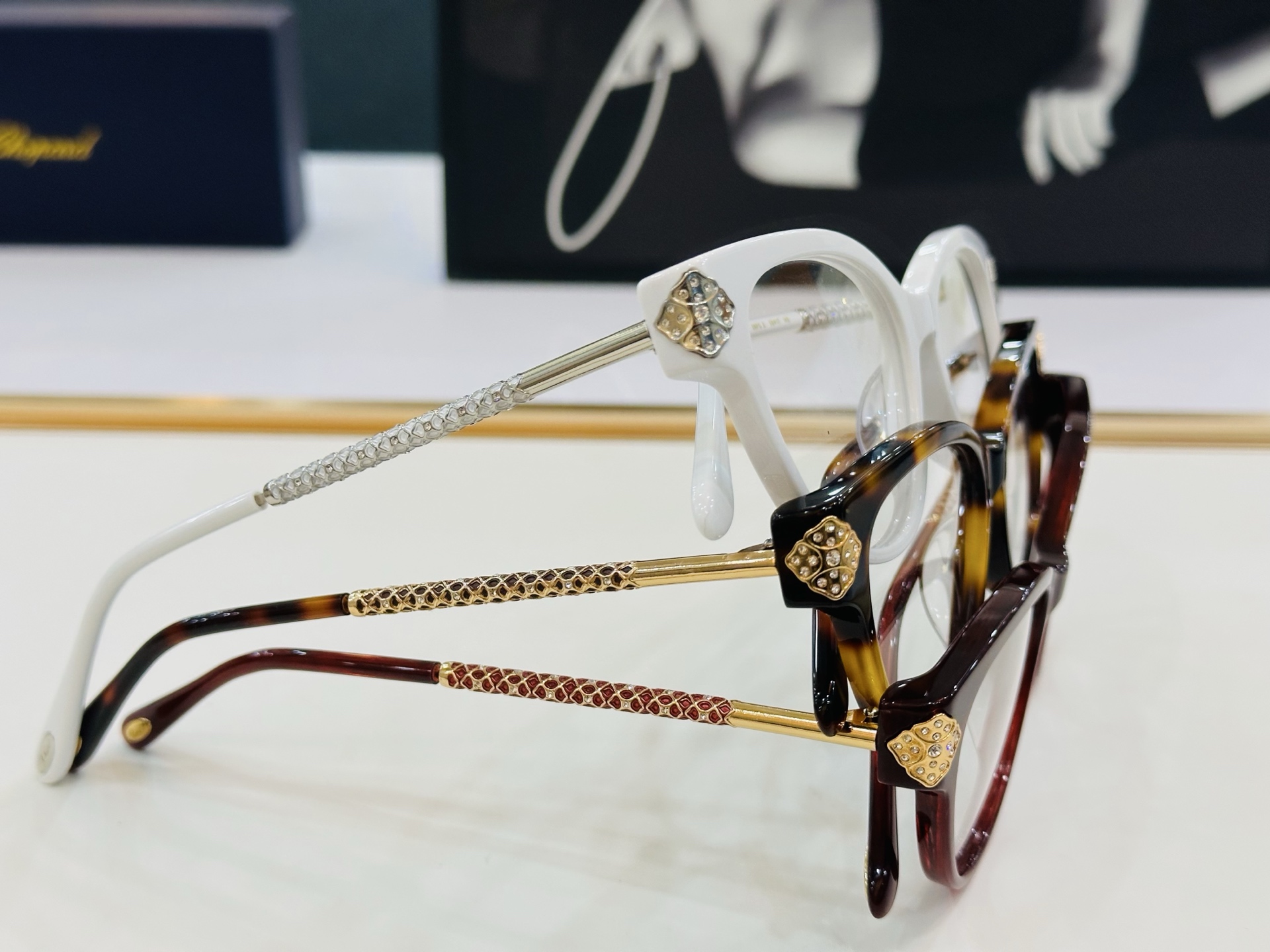 原版 ChoPard肖邦 MODEL VCH332S Size：55口17-145 以现代时尚的设计风格
