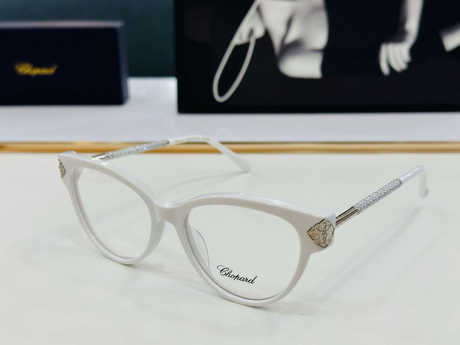 原版 ChoPard肖邦 MODEL VCH332S Size：55口17-145 以现代时尚的设计风格