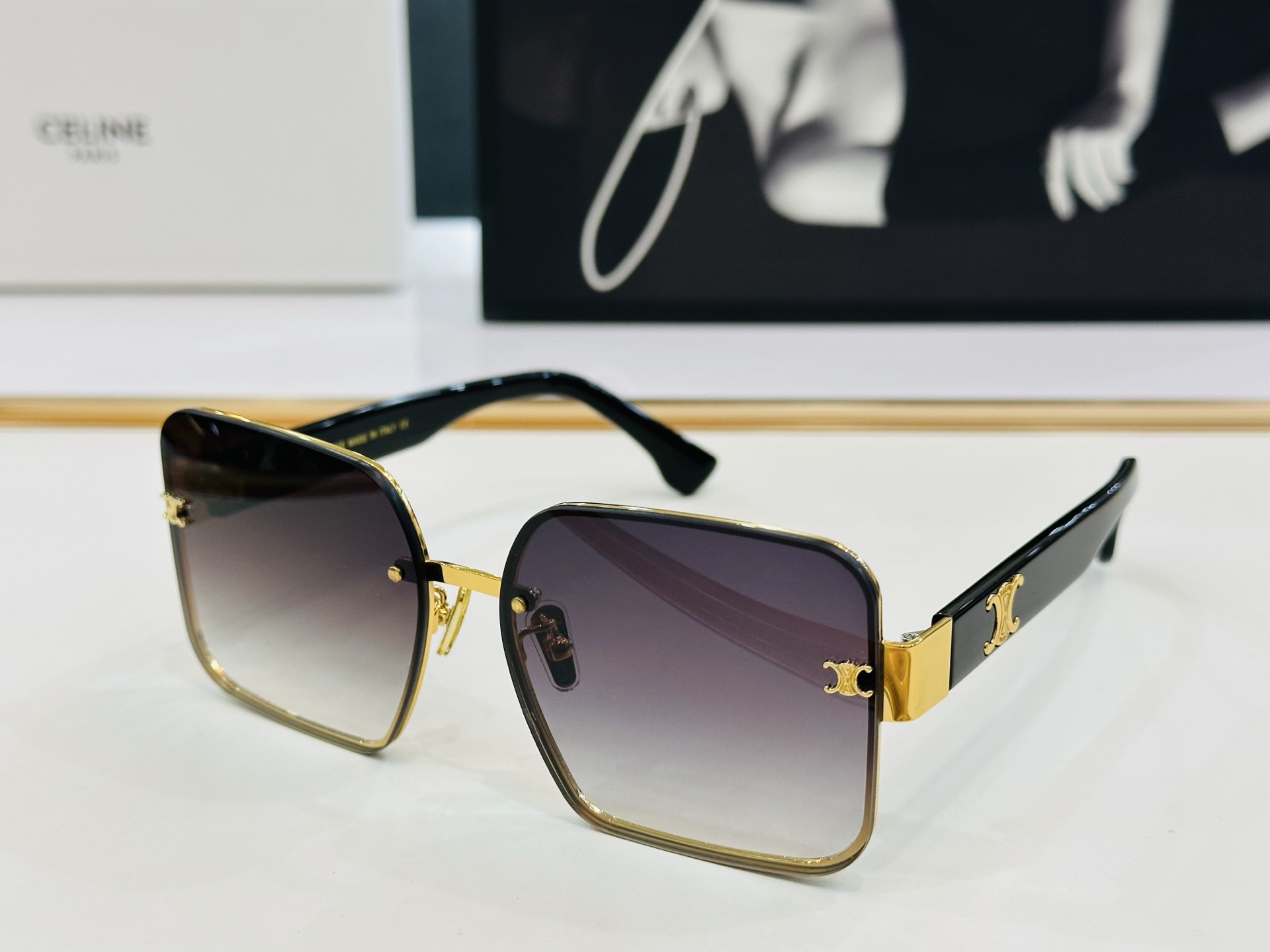 CELINE】赛琳 CL40238 Size：53口20-146   一直热销的款式，欧美风 光泽度好 