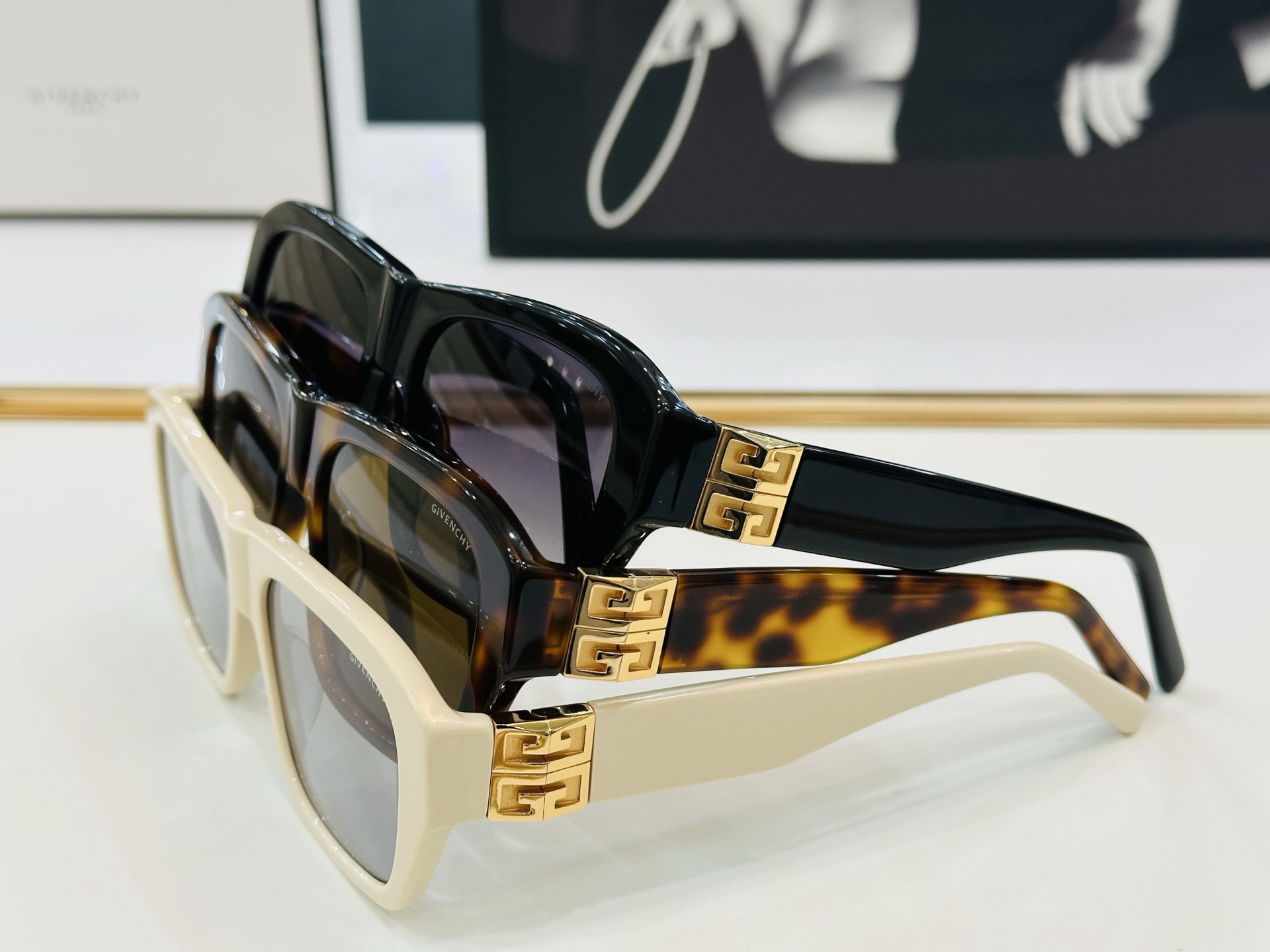 Givench* 纪凡家 GV40036U Size：56口17-135   原单 👍👍细节做工精细 b