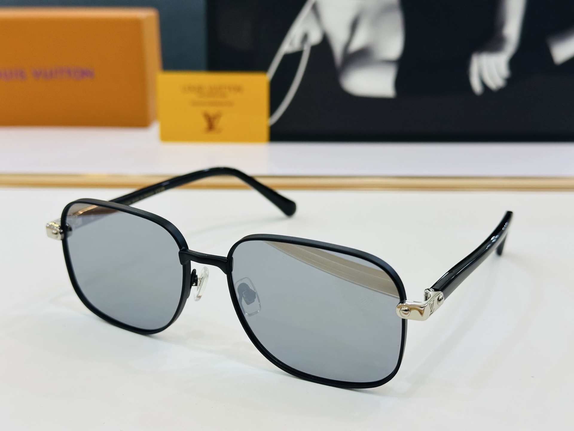 路易家 🎩Z2045U Size：57口17-145 充满活力的 展现独特个性🌟展现大气的你 b高品质 