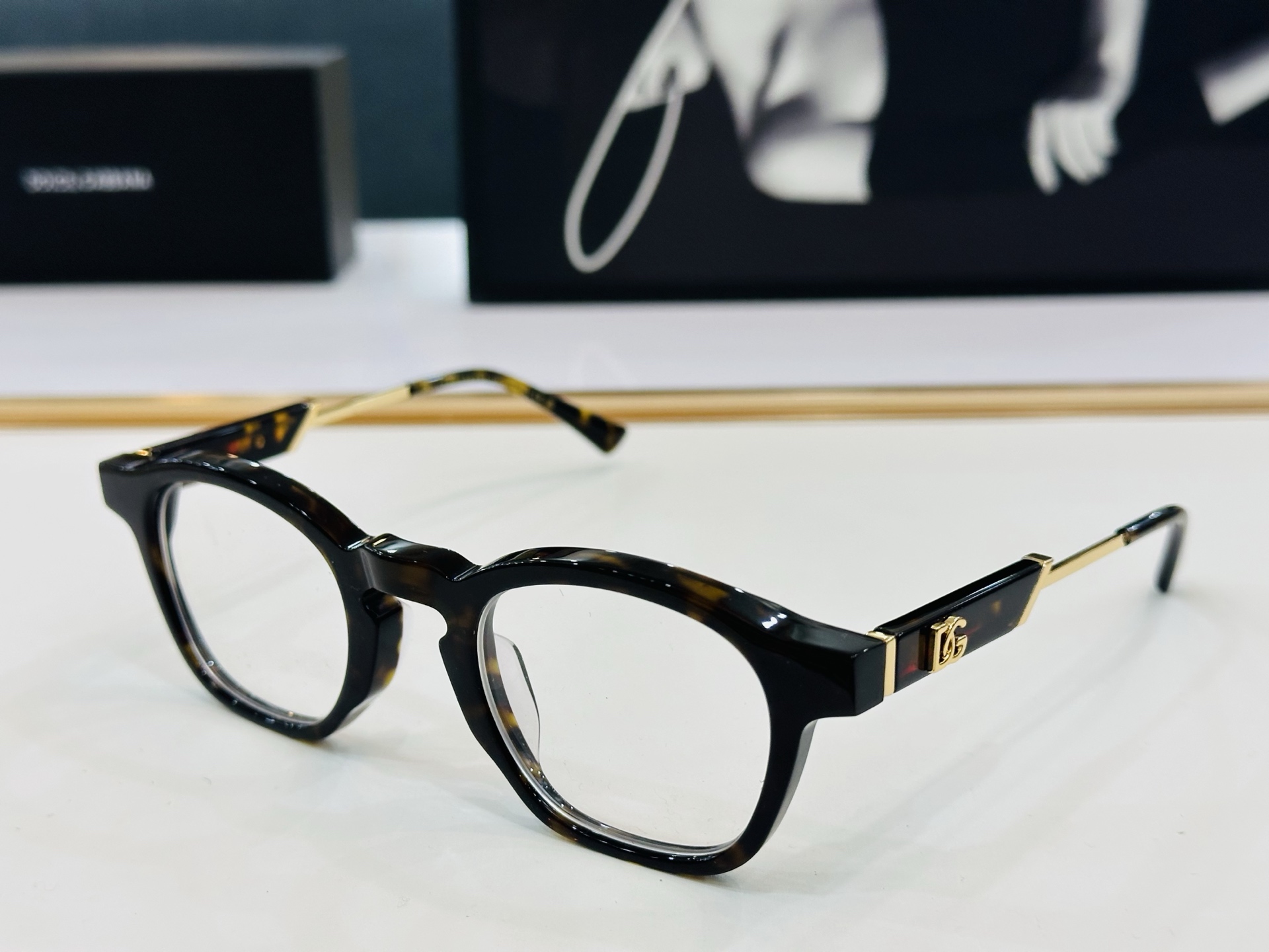 DOLCE&GABBANA* 杜家 DG2618 size：47口26-145  质量杠杠的 👍喜欢的快