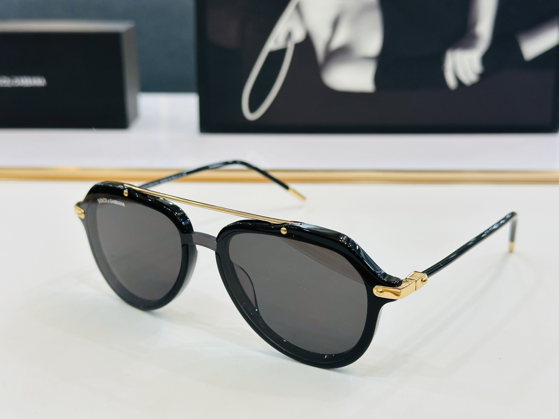 🆕 官网款 🔺DOLCE&GABBAN*🔻DG4330   Size：127-145 新颖独特🔝🔝L美艳
