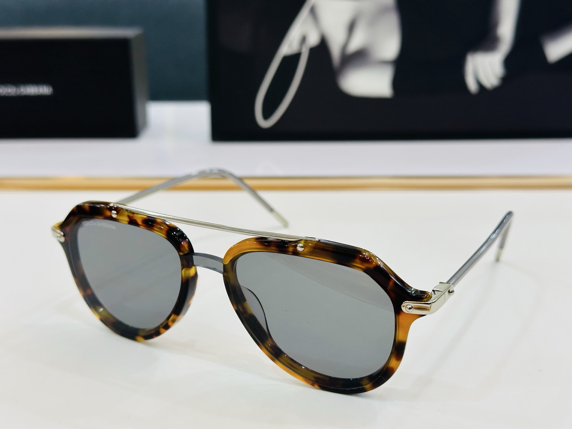 🆕 官网款 🔺DOLCE&GABBAN*🔻DG4330   Size：127-145 新颖独特🔝🔝L美艳