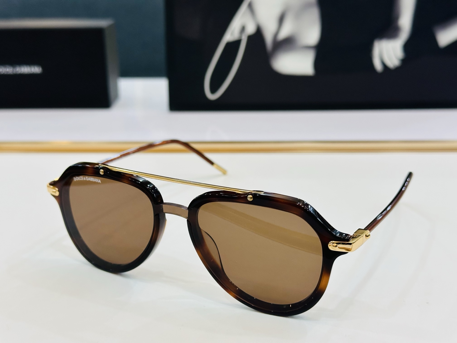 🆕 官网款 🔺DOLCE&GABBAN*🔻DG4330   Size：127-145 新颖独特🔝🔝L美艳