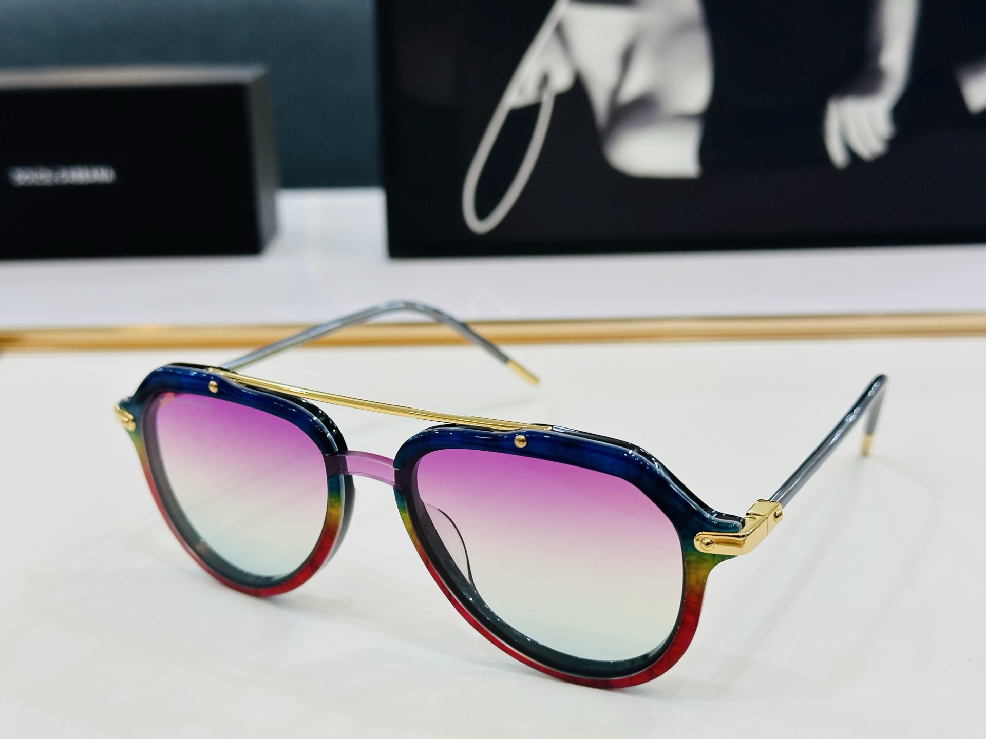 🆕 官网款 🔺DOLCE&GABBAN*🔻DG4330   Size：127-145 新颖独特🔝🔝L美艳