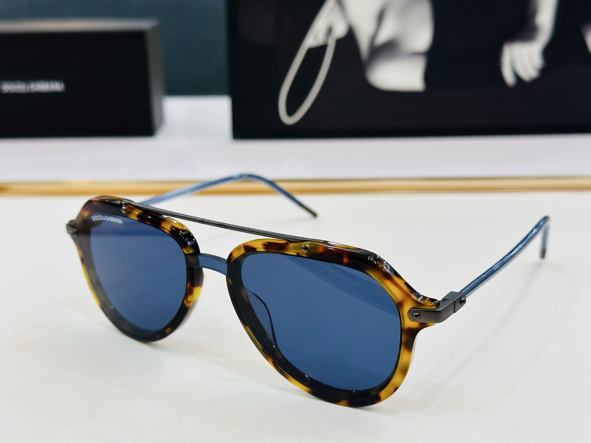 🆕 官网款 🔺DOLCE&GABBAN*🔻DG4330   Size：127-145 新颖独特🔝🔝L美艳