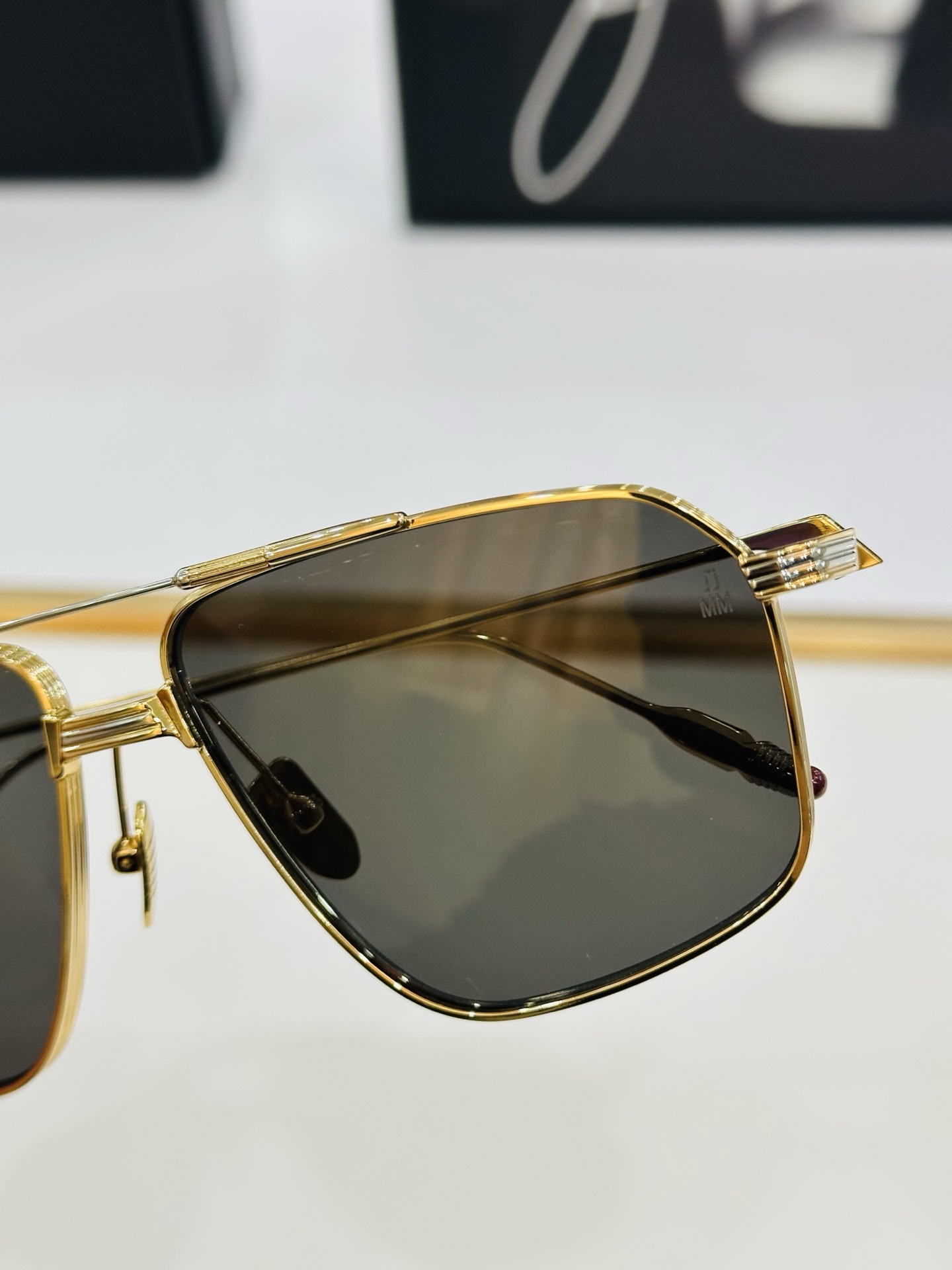 JACQUES MARIE JAGGER 日本手工眼镜 镜框採用上板材打造出  SIZE：51口23-1