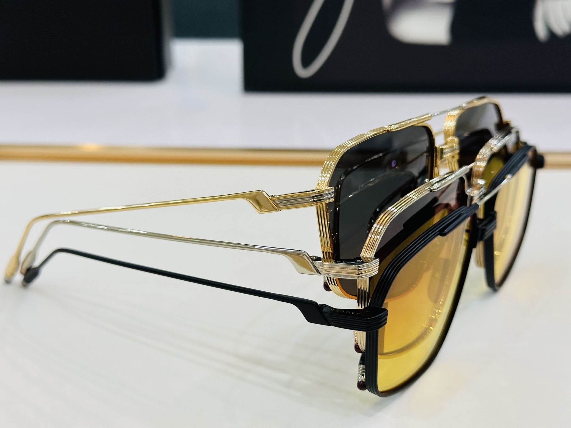 JACQUES MARIE JAGGER 日本手工眼镜 镜框採用上板材打造出  SIZE：51口23-1