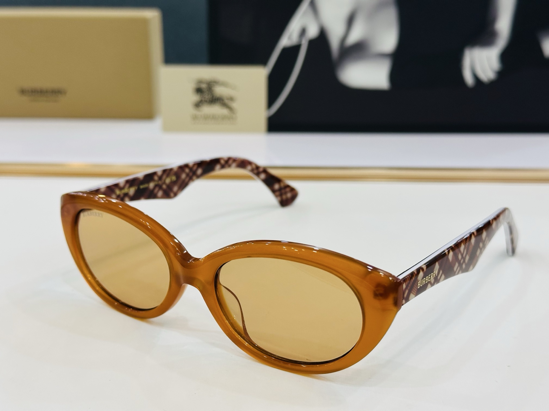 高品质✨BURBERR*✨ 巴家 BE6016  Size：54口20-145 女款太阳眼镜得意🌲🌲 b