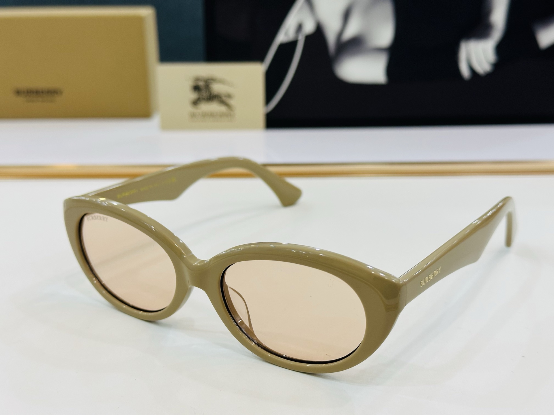 高品质✨BURBERR*✨ 巴家 BE6016  Size：54口20-145 女款太阳眼镜得意🌲🌲 b