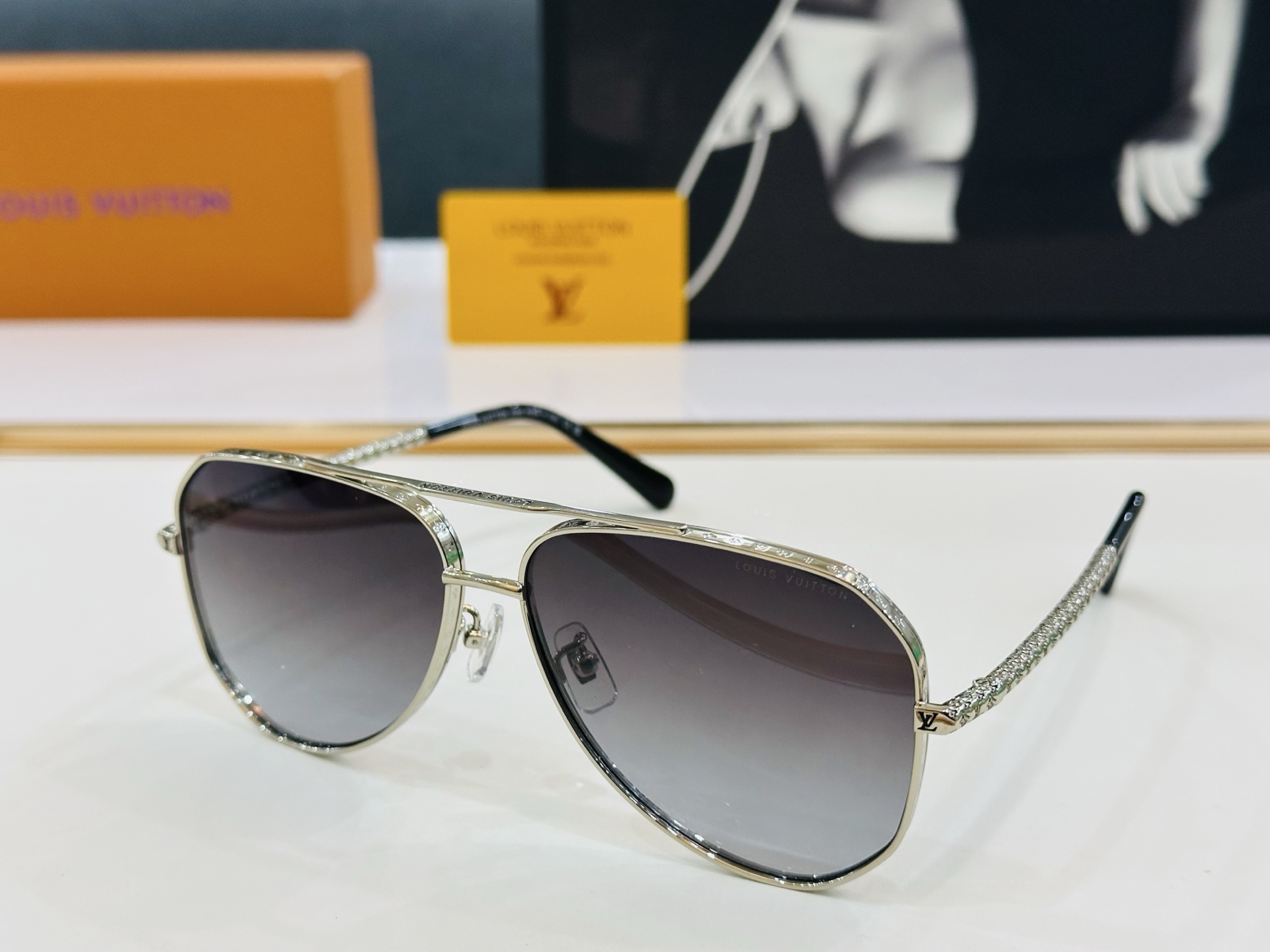 路易家 🎩Z1300 Size：61口14-145 充满活力的 展现独特个性🌟展现大气的你 q高品质 👍