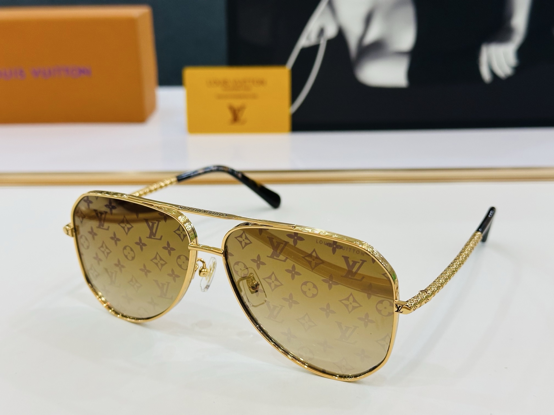 路易家 🎩Z1300 Size：61口14-145 充满活力的 展现独特个性🌟展现大气的你 q高品质 👍