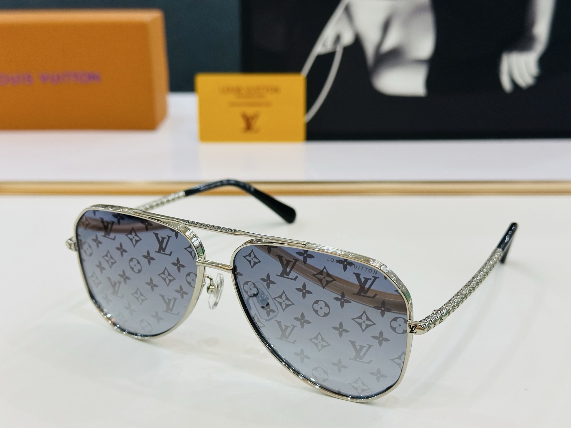 路易家 🎩Z1300 Size：61口14-145 充满活力的 展现独特个性🌟展现大气的你 q高品质 👍