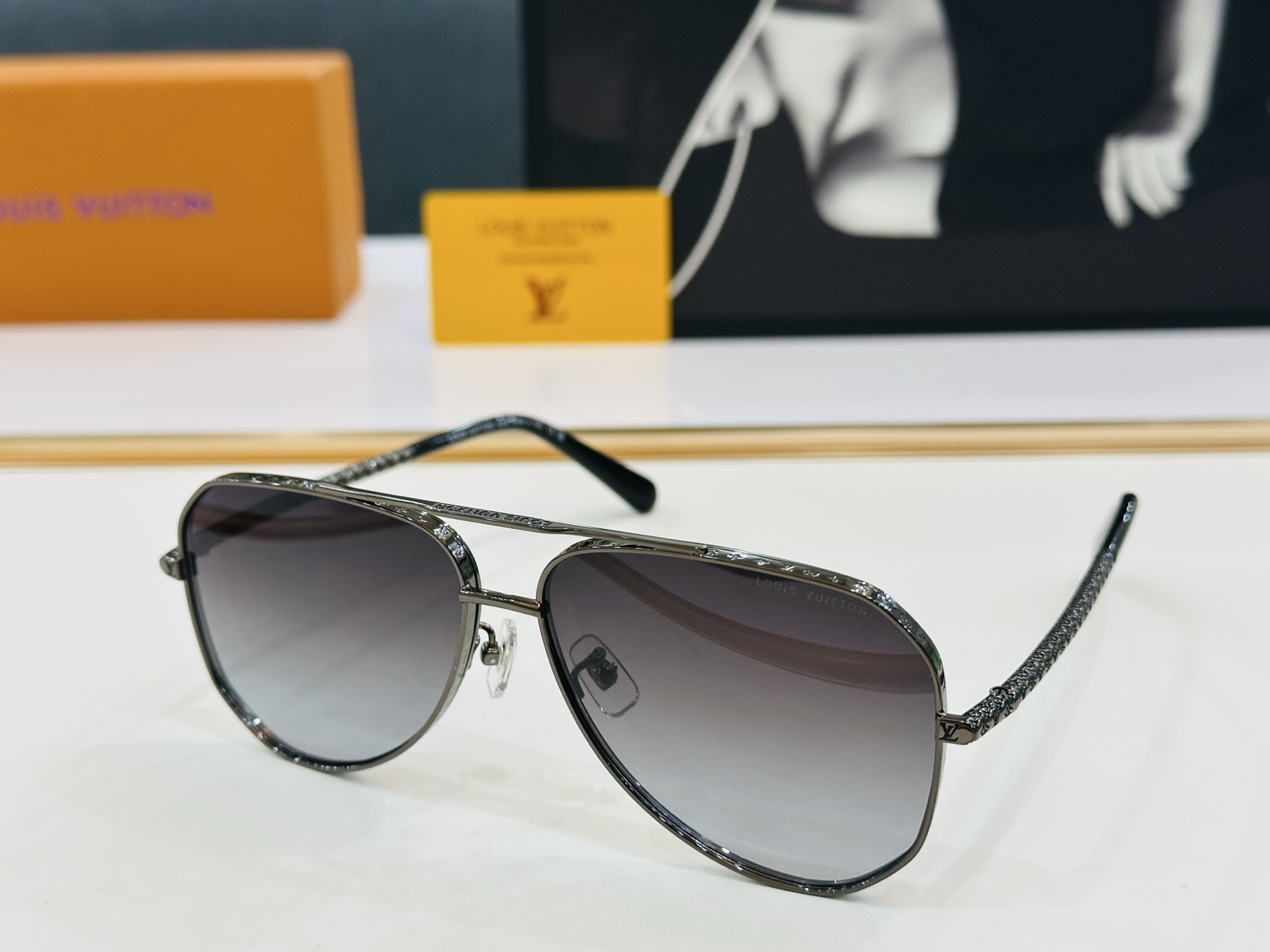 路易家 🎩Z1300 Size：61口14-145 充满活力的 展现独特个性🌟展现大气的你 q高品质 👍