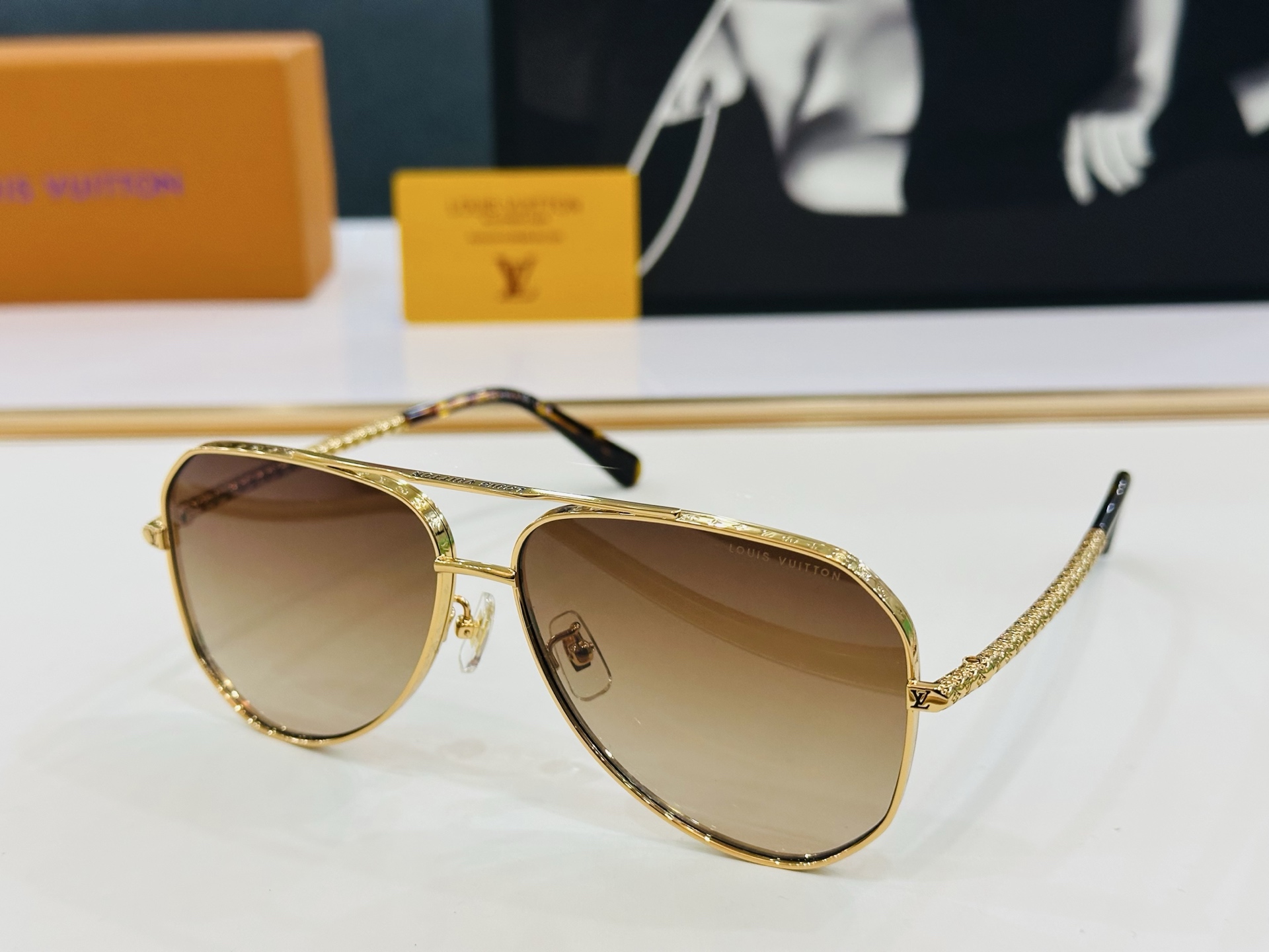 路易家 🎩Z1300 Size：61口14-145 充满活力的 展现独特个性🌟展现大气的你 q高品质 👍