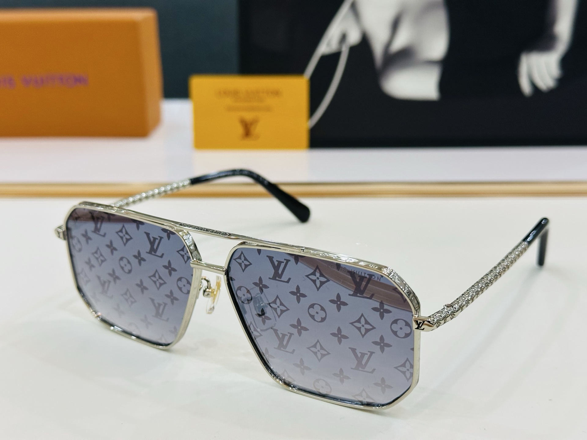 路易家 🎩Z1301 Size：62口12-145 充满活力的 展现独特个性🌟展现大气的你 q高品质 👍