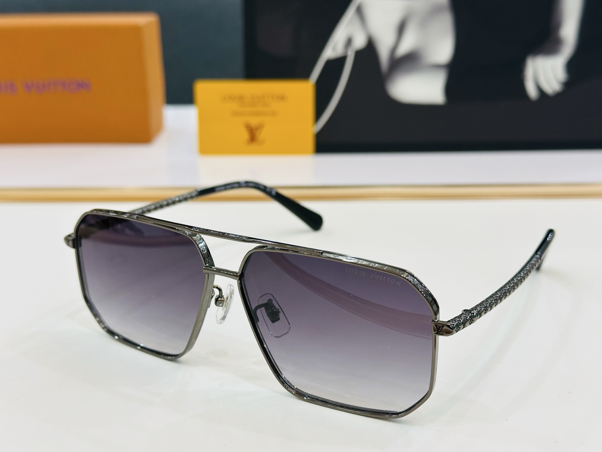 路易家 🎩Z1301 Size：62口12-145 充满活力的 展现独特个性🌟展现大气的你 q高品质 👍