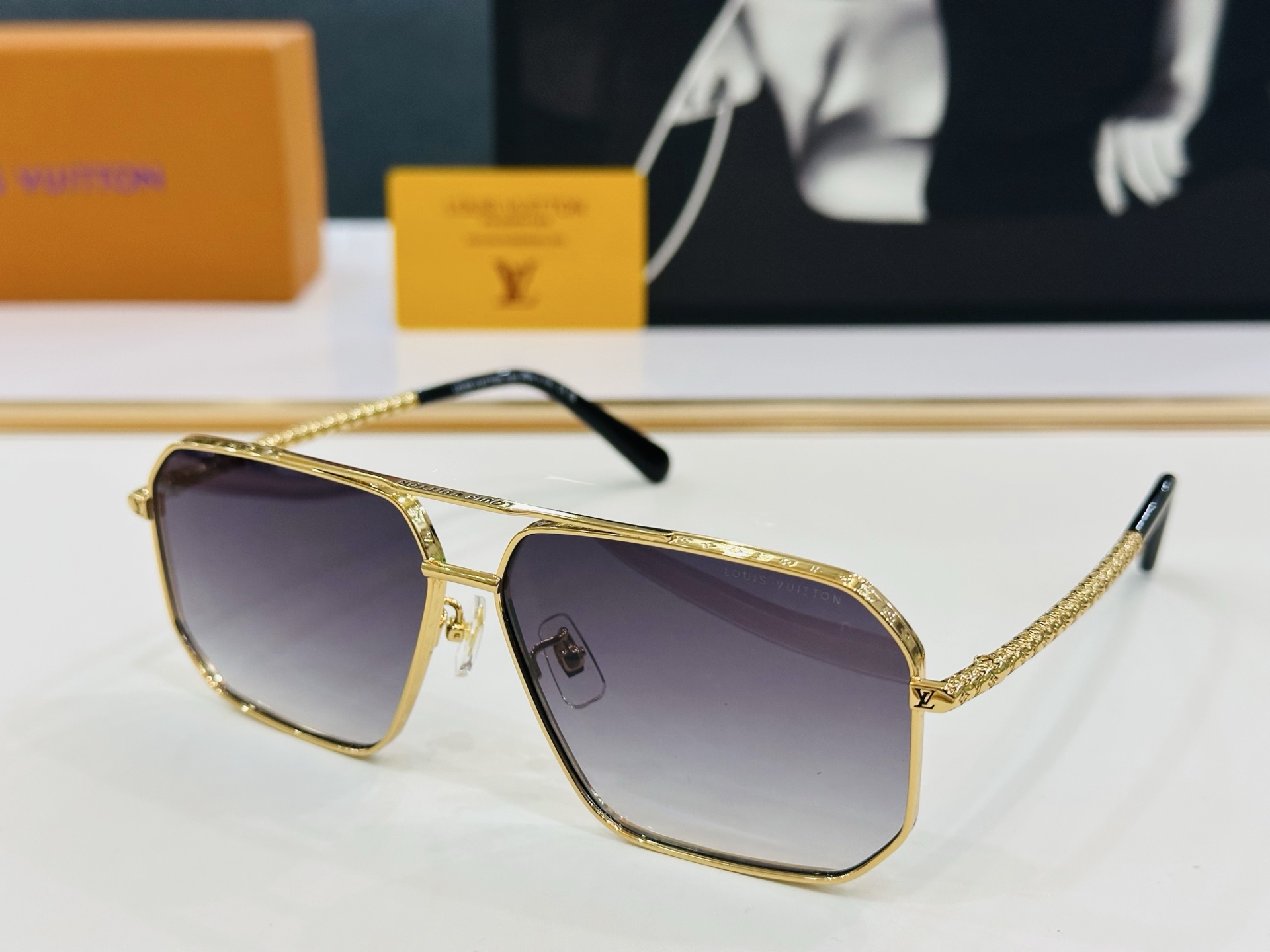 路易家 🎩Z1301 Size：62口12-145 充满活力的 展现独特个性🌟展现大气的你 q高品质 👍