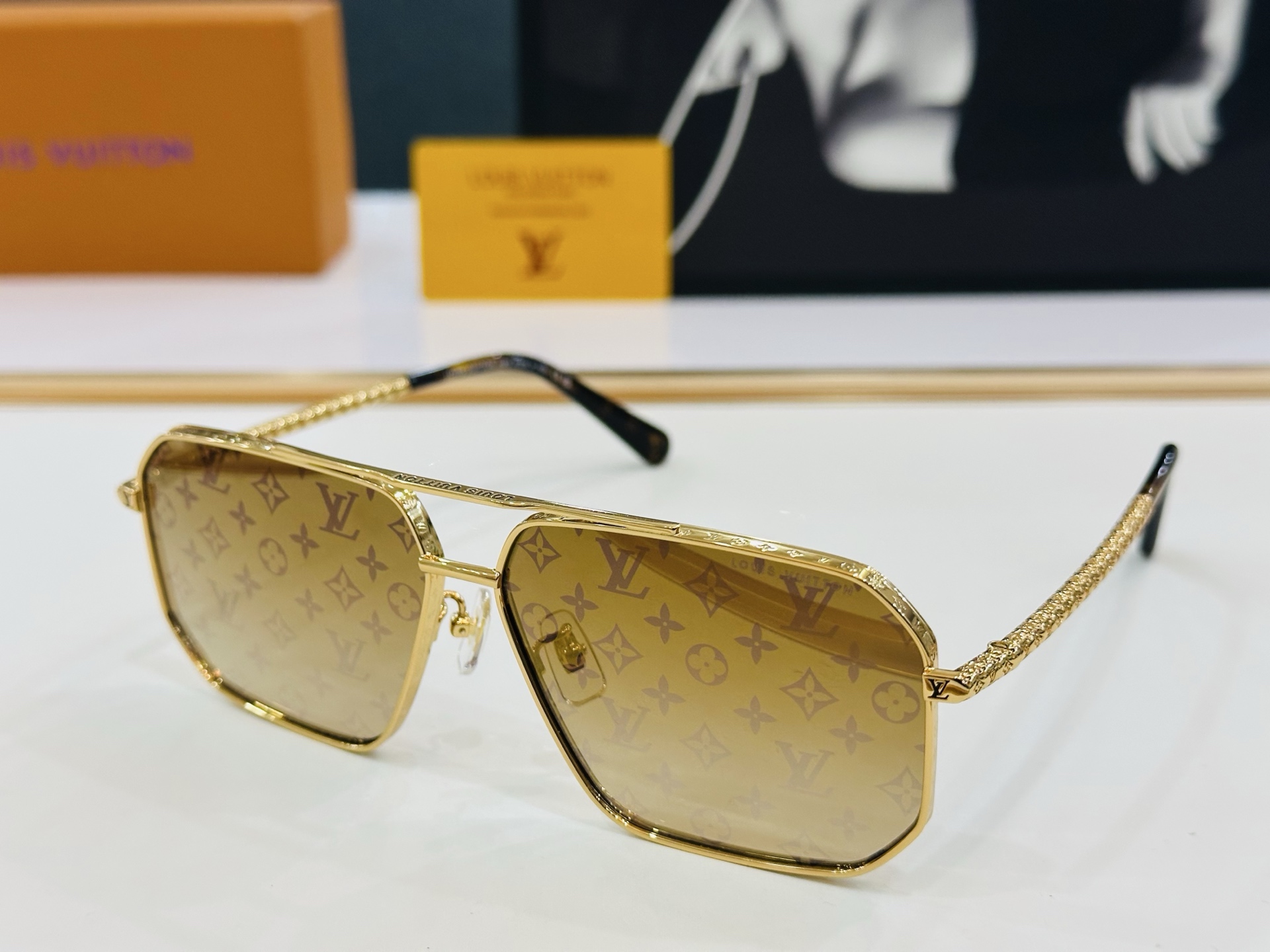路易家 🎩Z1301 Size：62口12-145 充满活力的 展现独特个性🌟展现大气的你 q高品质 👍