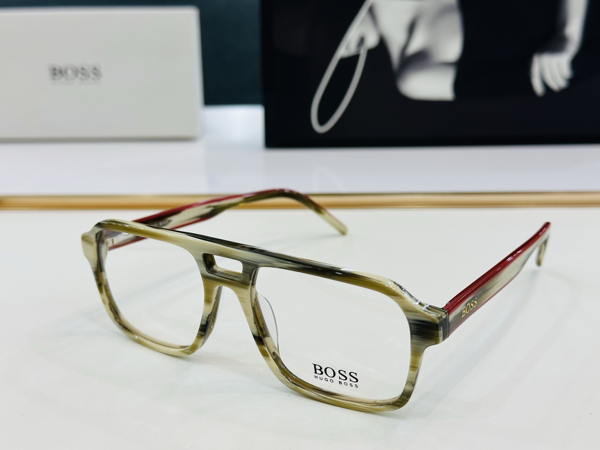 🆕 BOSS HG1299 Size：54口17-145 🕶🕶💋💋👣👣  高品质 不挑脸 🍁经典不过时框