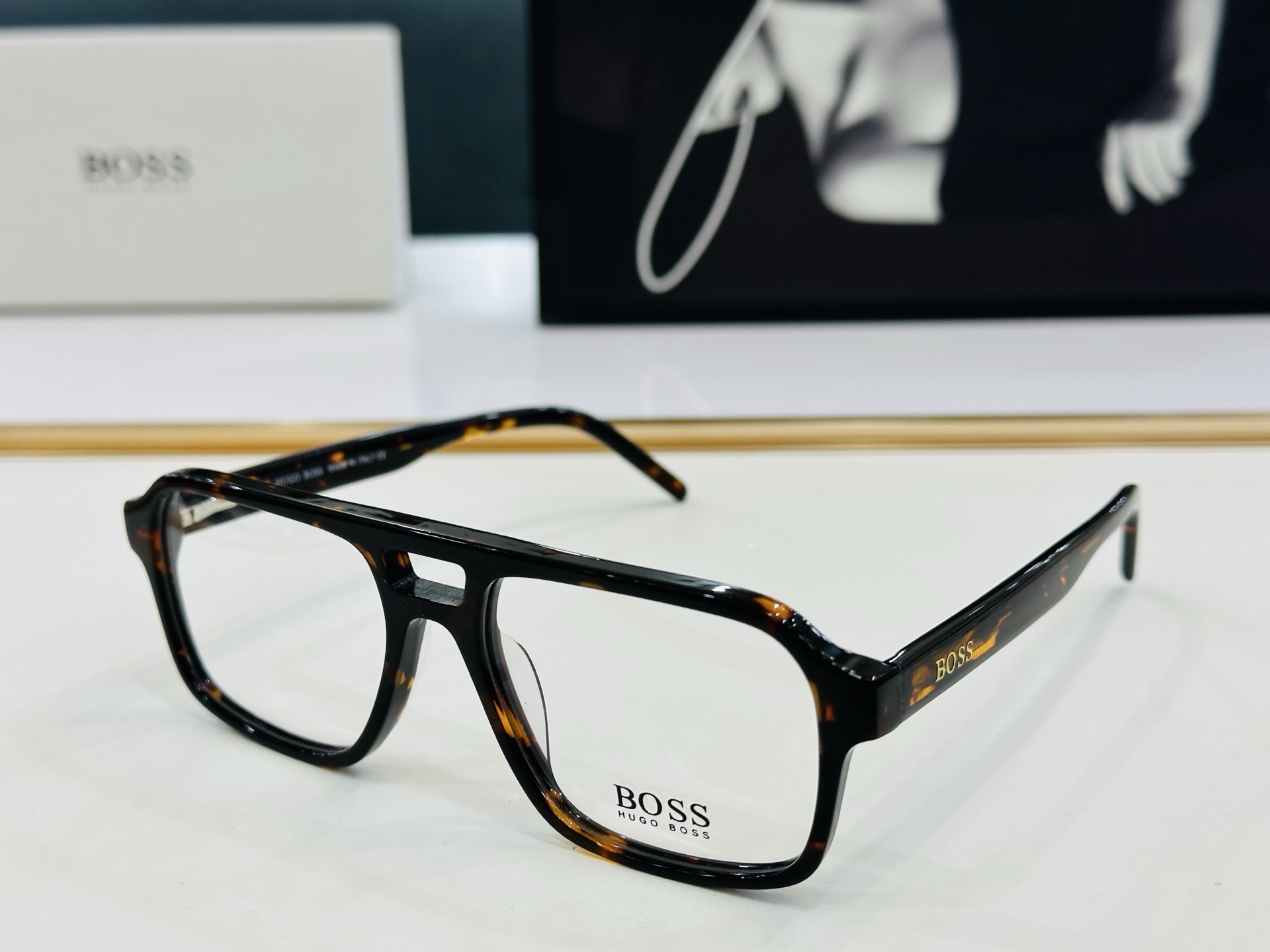 🆕 BOSS HG1299 Size：54口17-145 🕶🕶💋💋👣👣  高品质 不挑脸 🍁经典不过时框